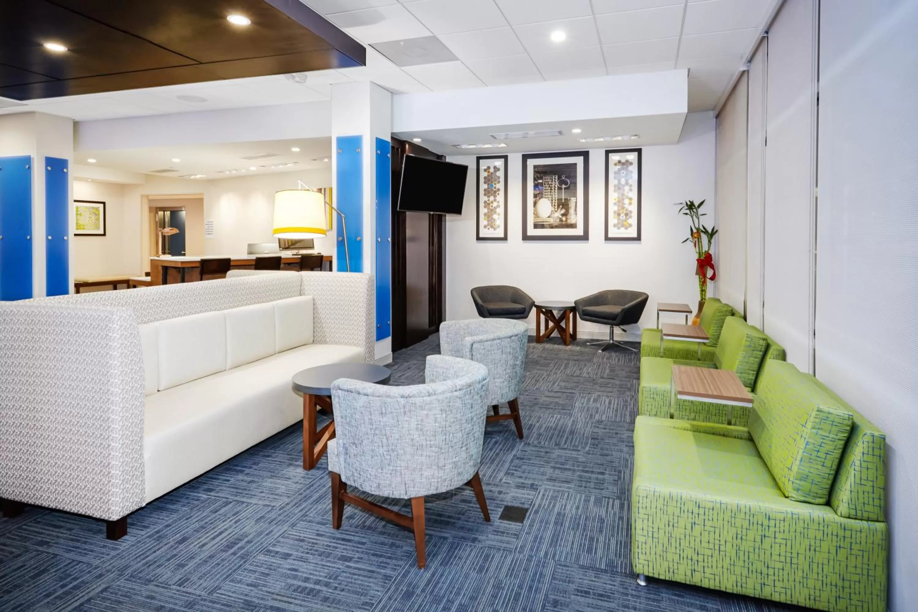 Property building in Holiday Inn Express & Suites Chicago North Shore - Niles by IHG