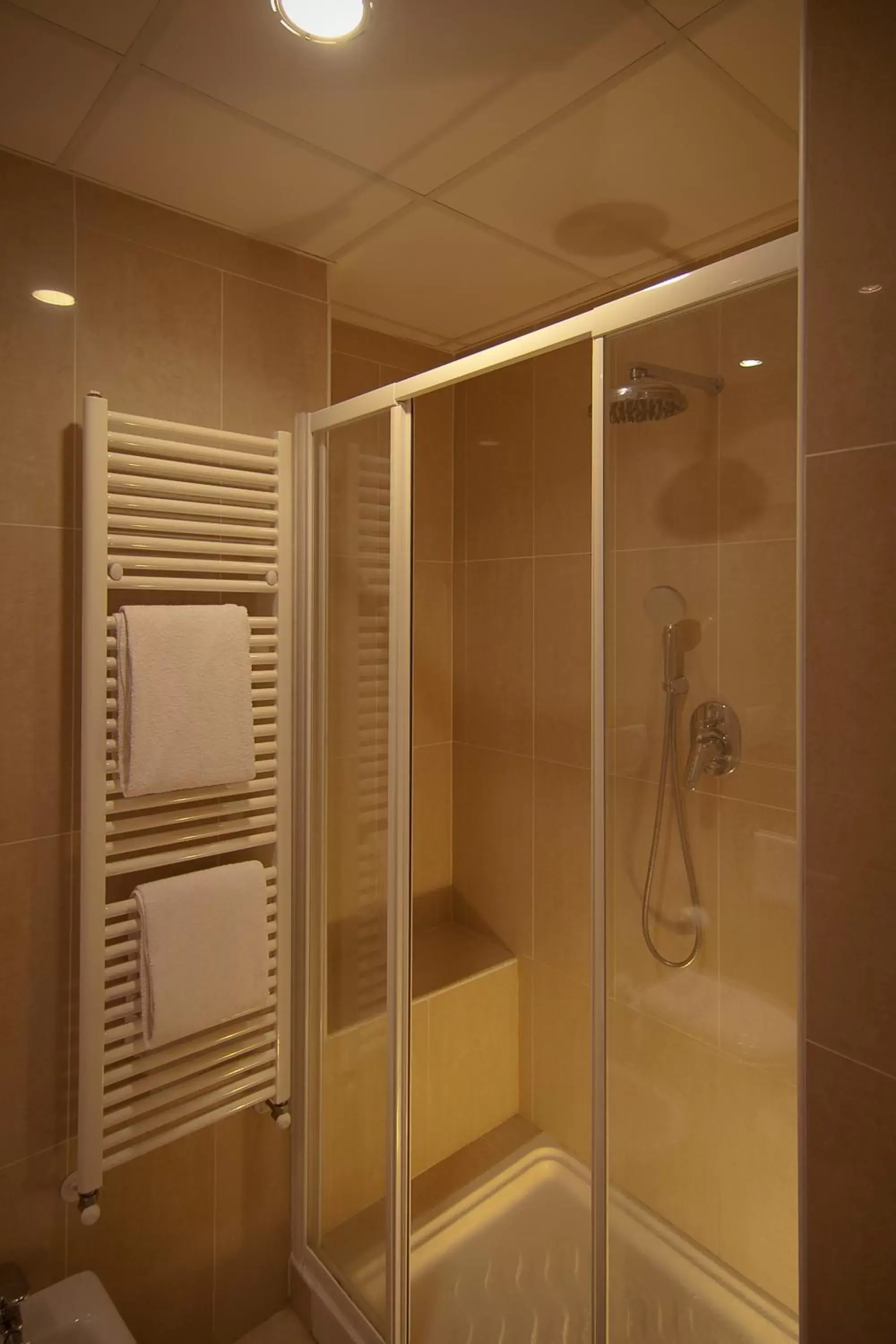 Classic Double or Twin Room in Hotel Arnolfo & Aqua Laetitia Spa & Beauty Classic Double or Twin Room in Hotel Arnolfo & Aqua Laetitia Spa & Beauty