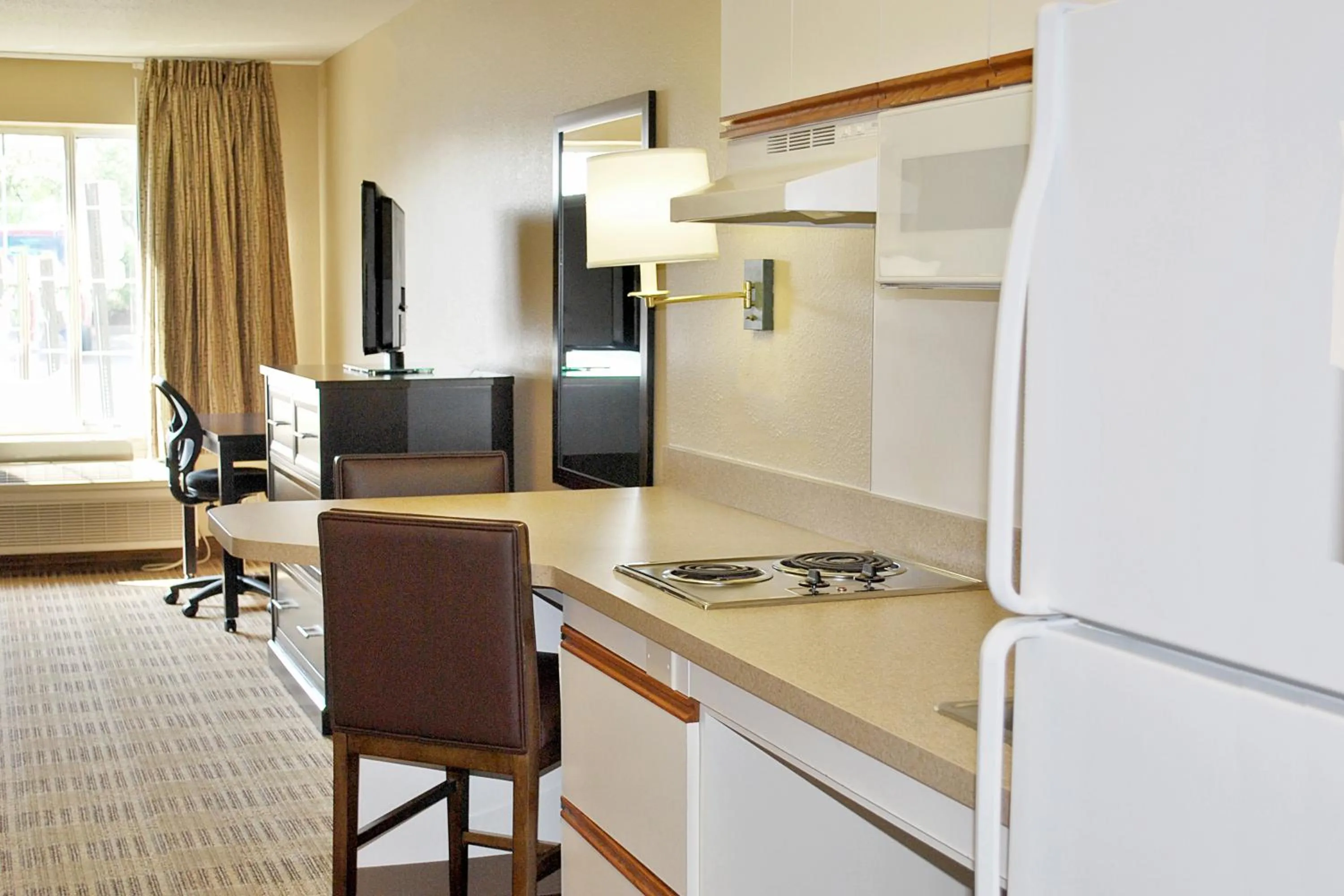 Kitchen or kitchenette in Extended Stay America Suites - Minneapolis - Airport - Eagan - North