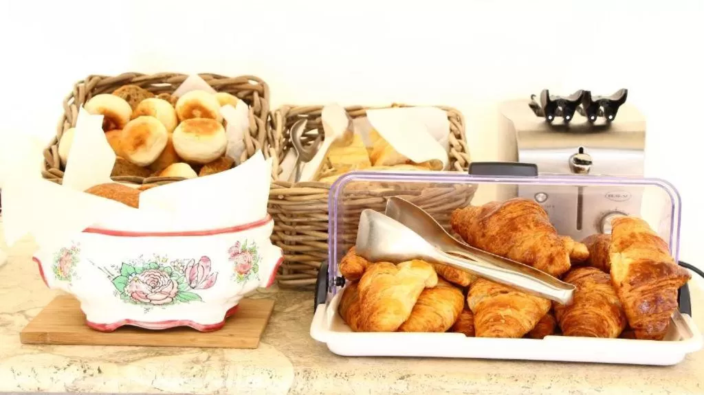 Breakfast in Argileto Terra