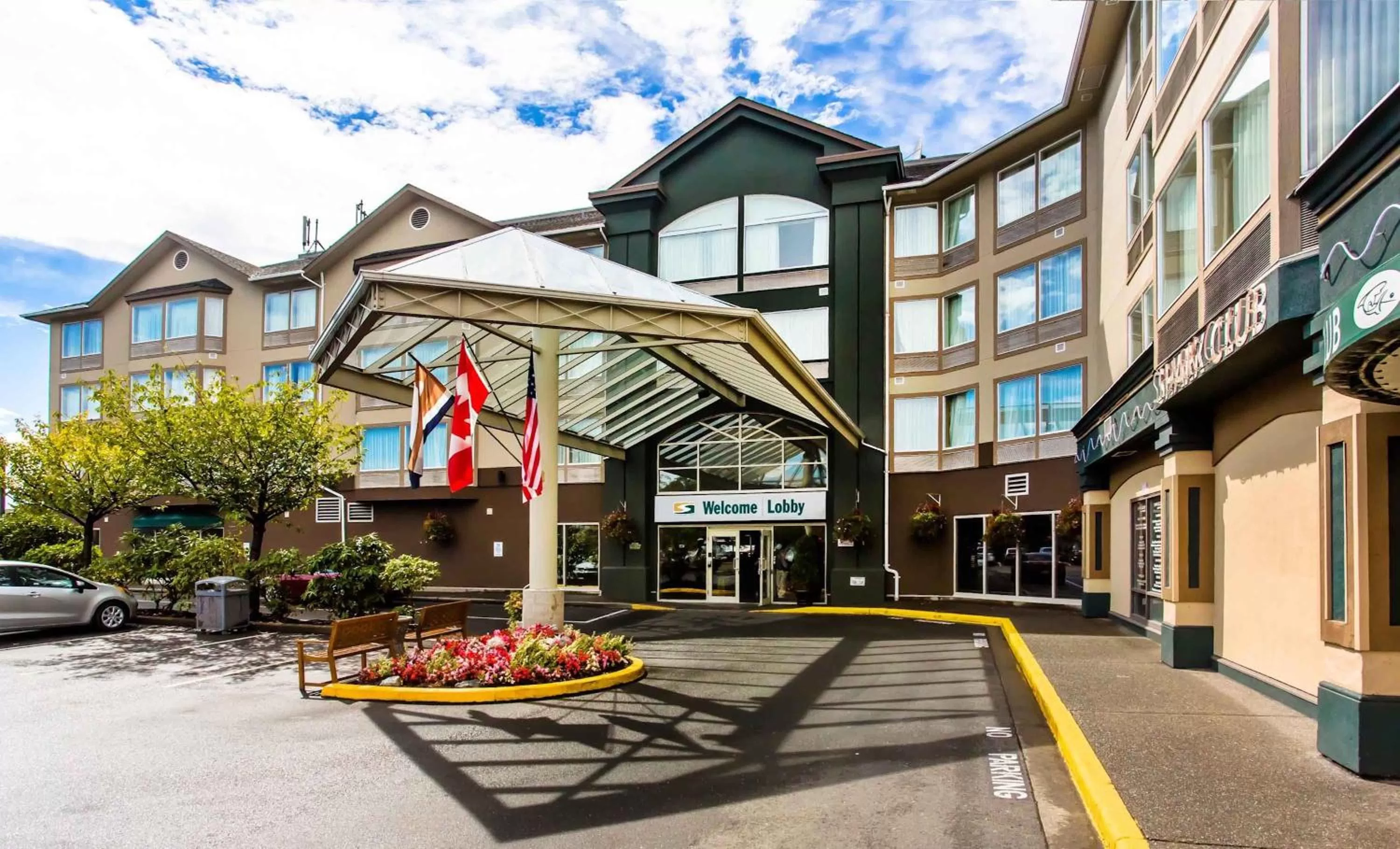 Property building in Sandman Hotel Victoria