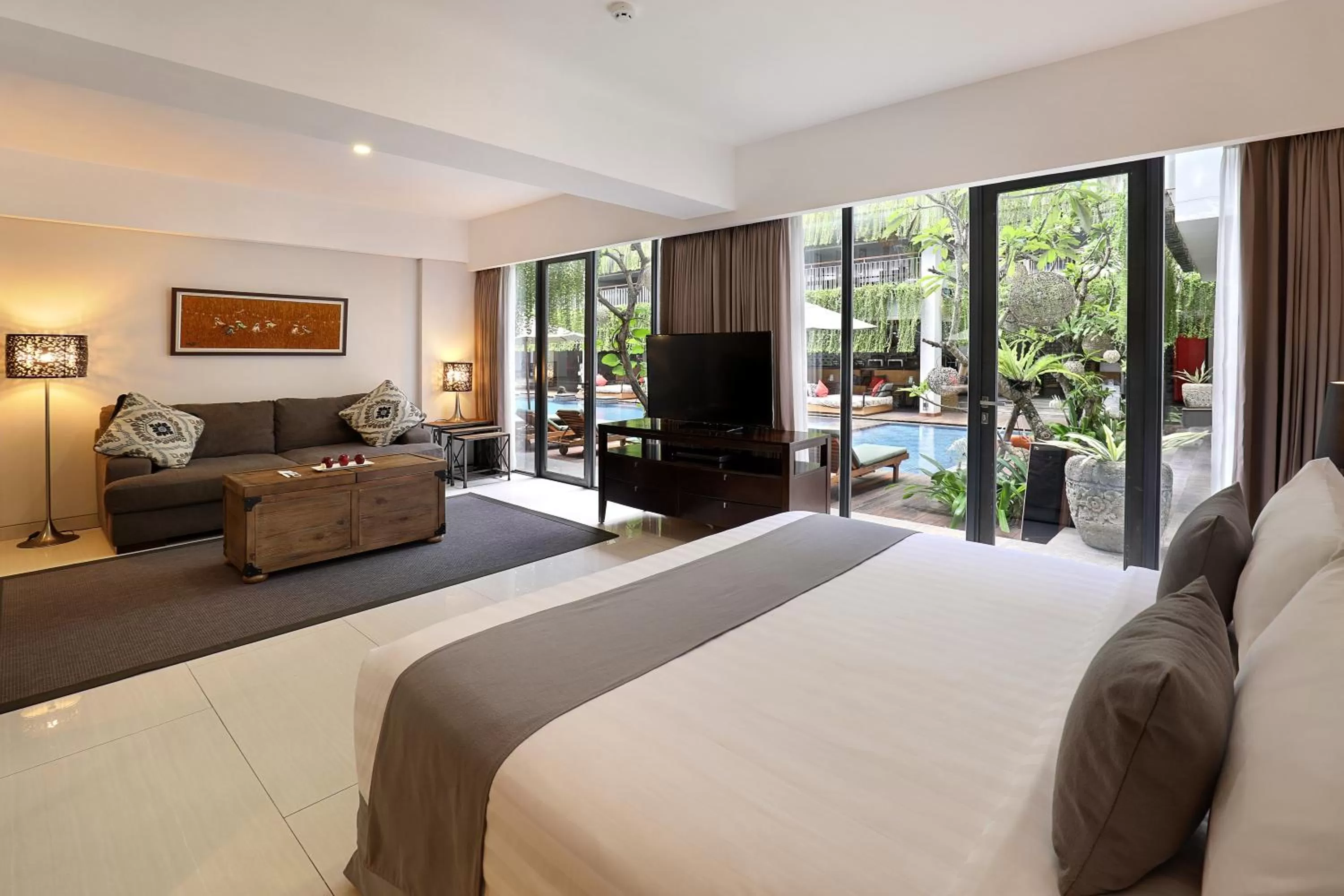 Bedroom, Bed in Hotel NEO+ Kuta Legian by ASTON