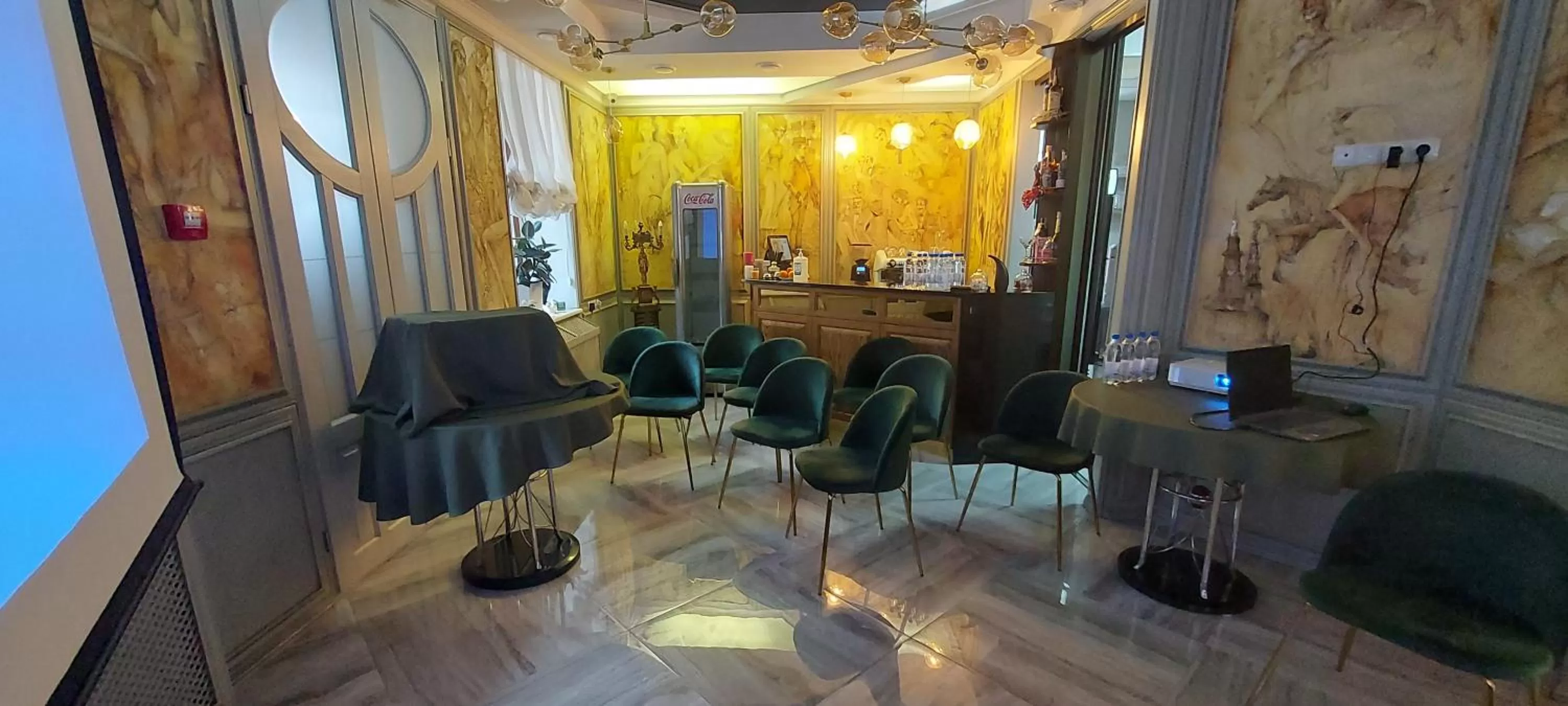 Property building in Hotel "Mandarin Clubhouse"