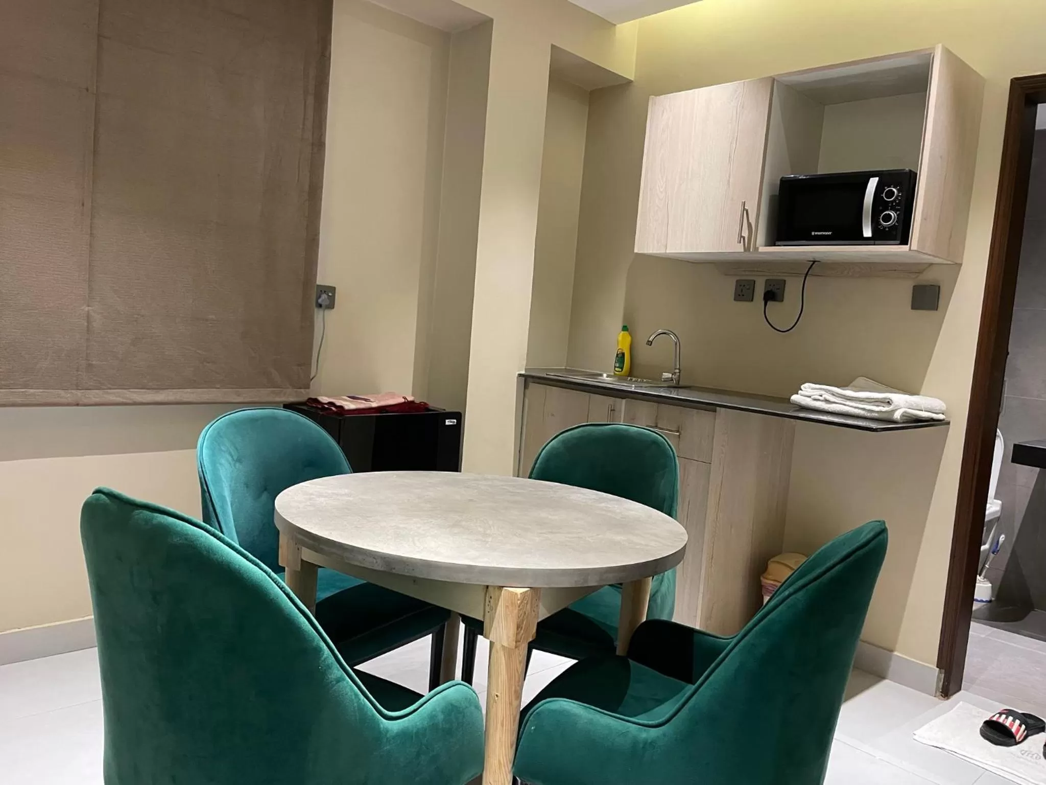 Kitchen or kitchenette in Hamsun Shahrah-e-Faisal