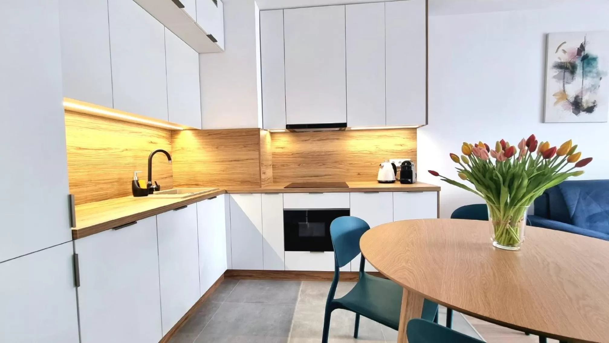 Coffee/tea facilities, Kitchen/Kitchenette in NOOK NOOK Apartments Bytkowska 103