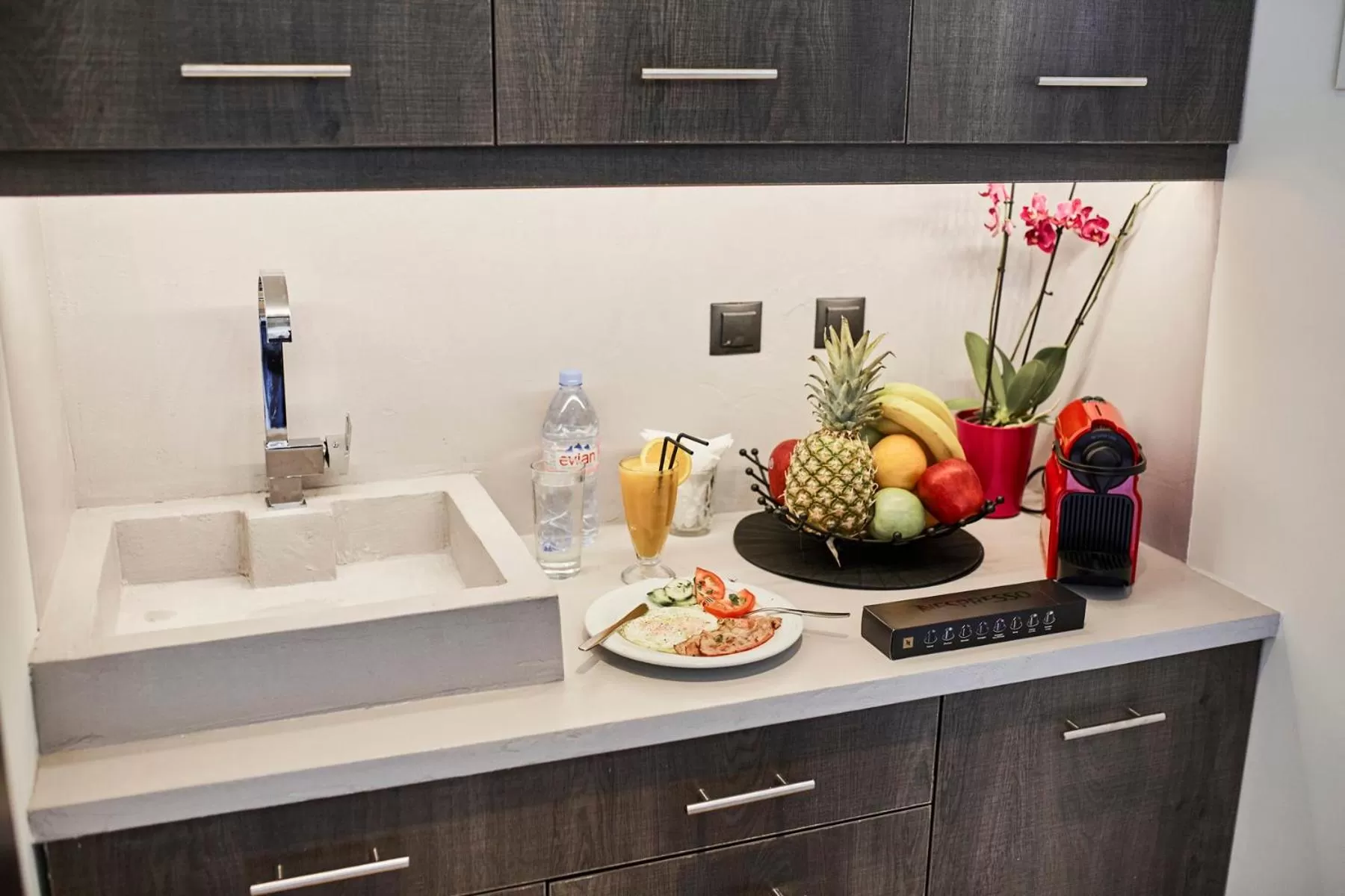 Coffee/tea facilities in The Athens Version Luxury Suites