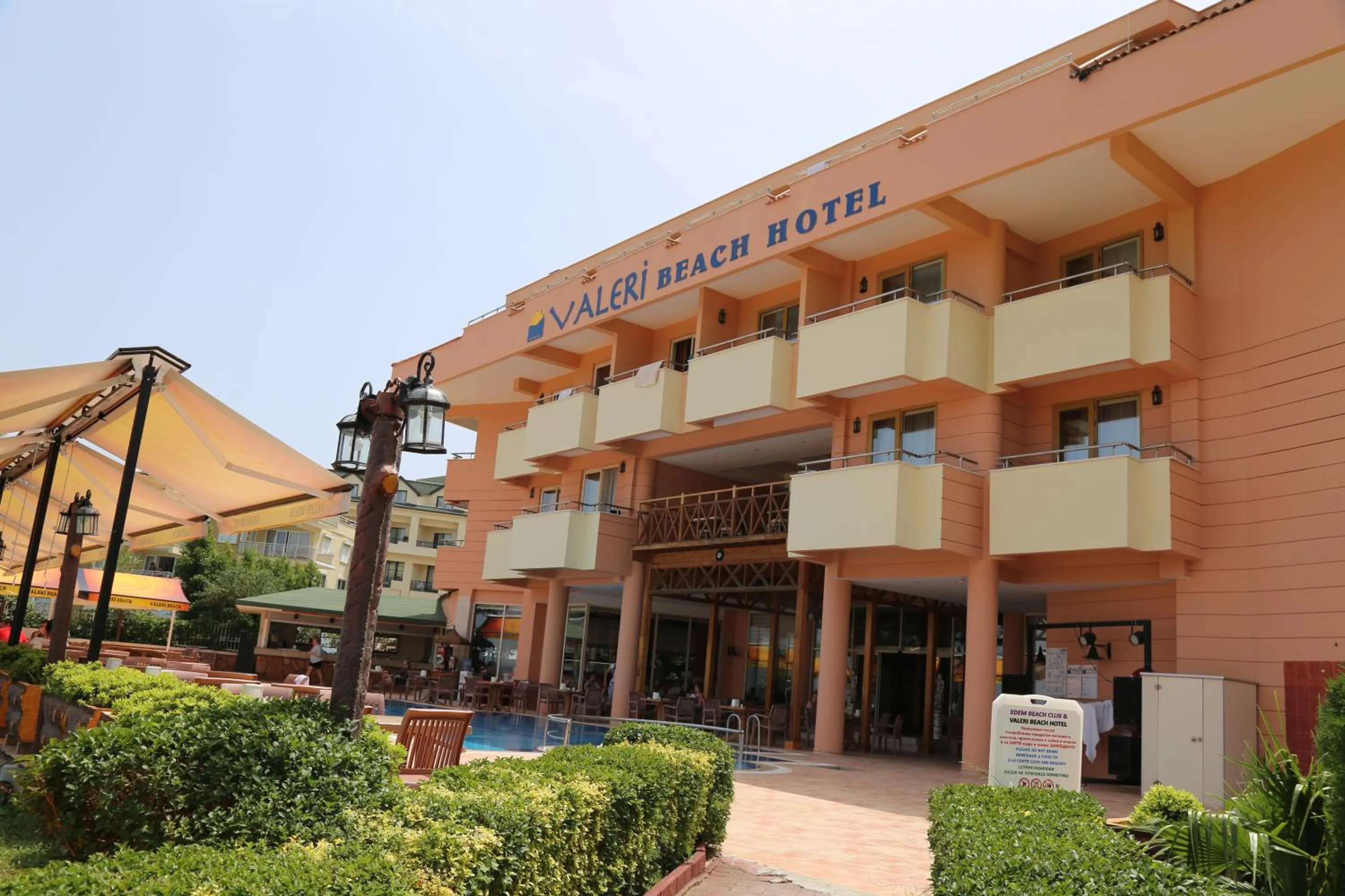 Property building in Valeri Beach Hotel
