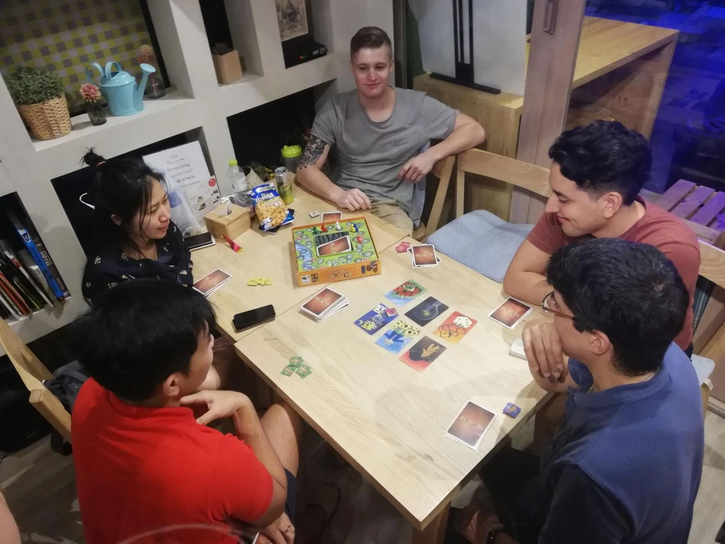 Kinnon Deluxe Hostel Coworking Cafe