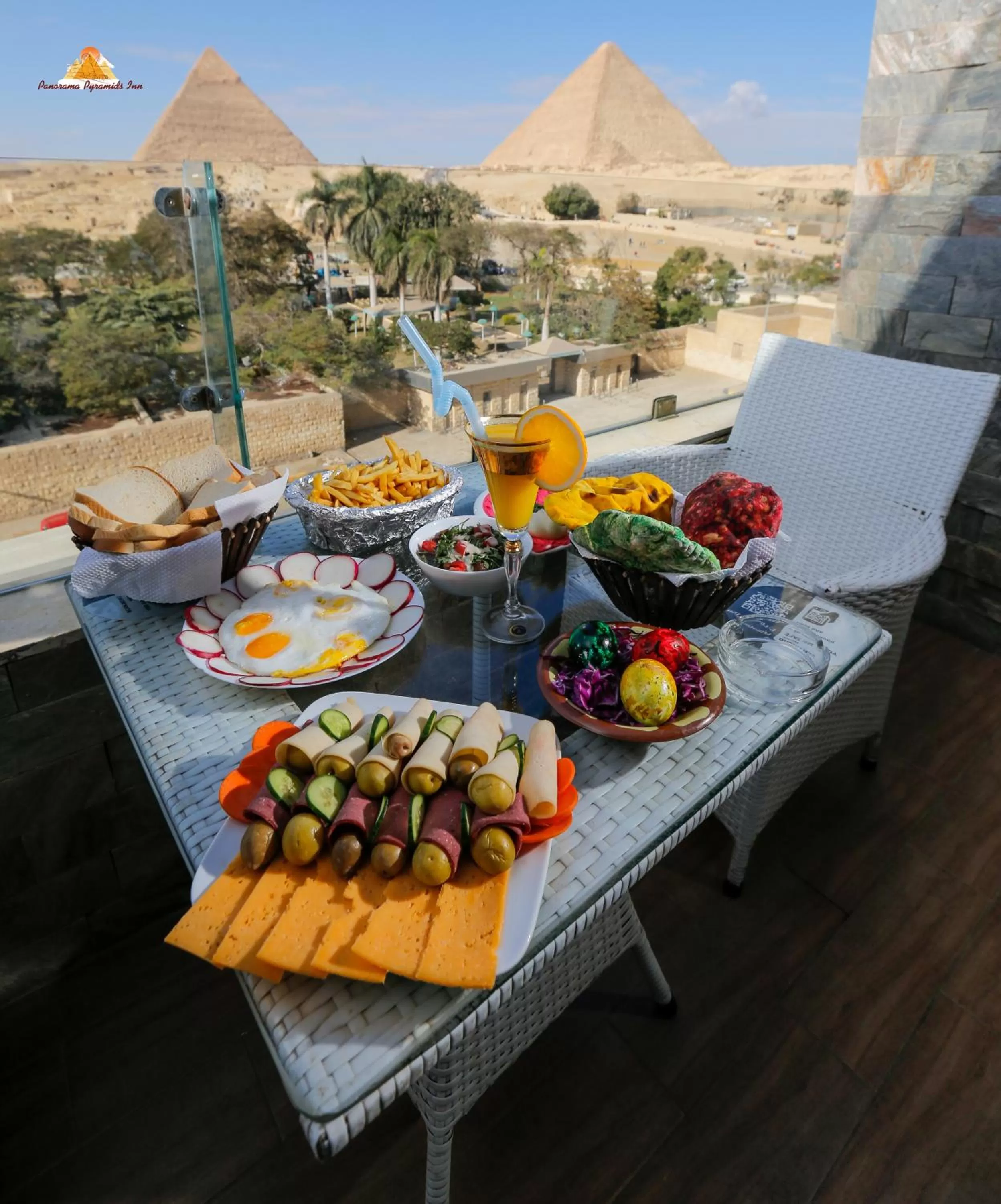 Restaurant/places to eat in PANORAMA view pyramids