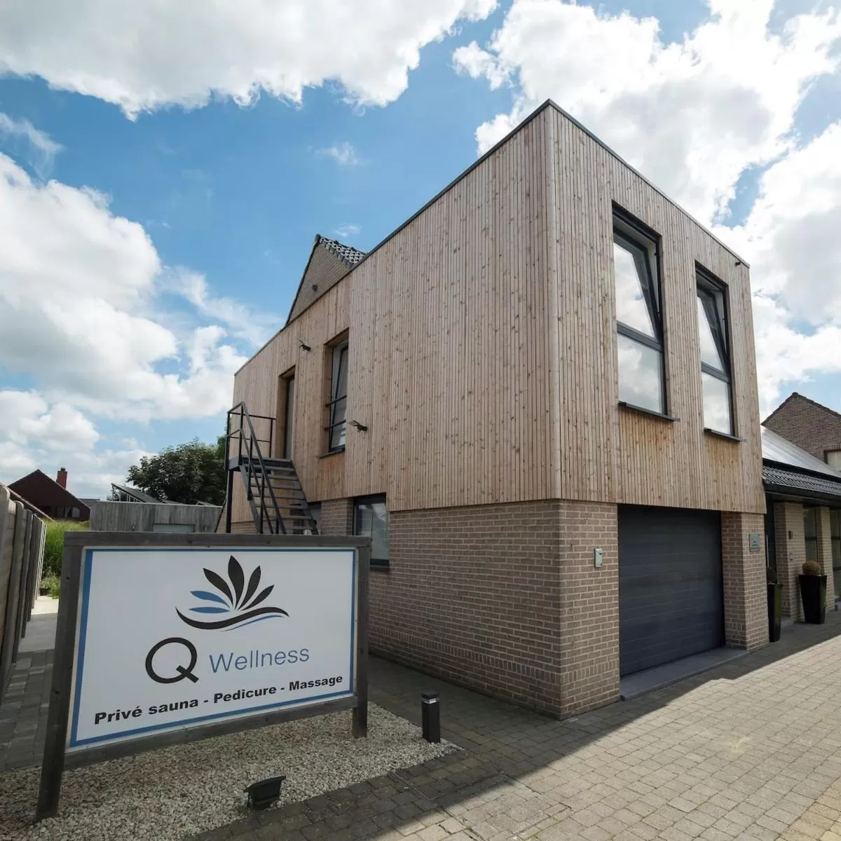 Property Building in Q Studio