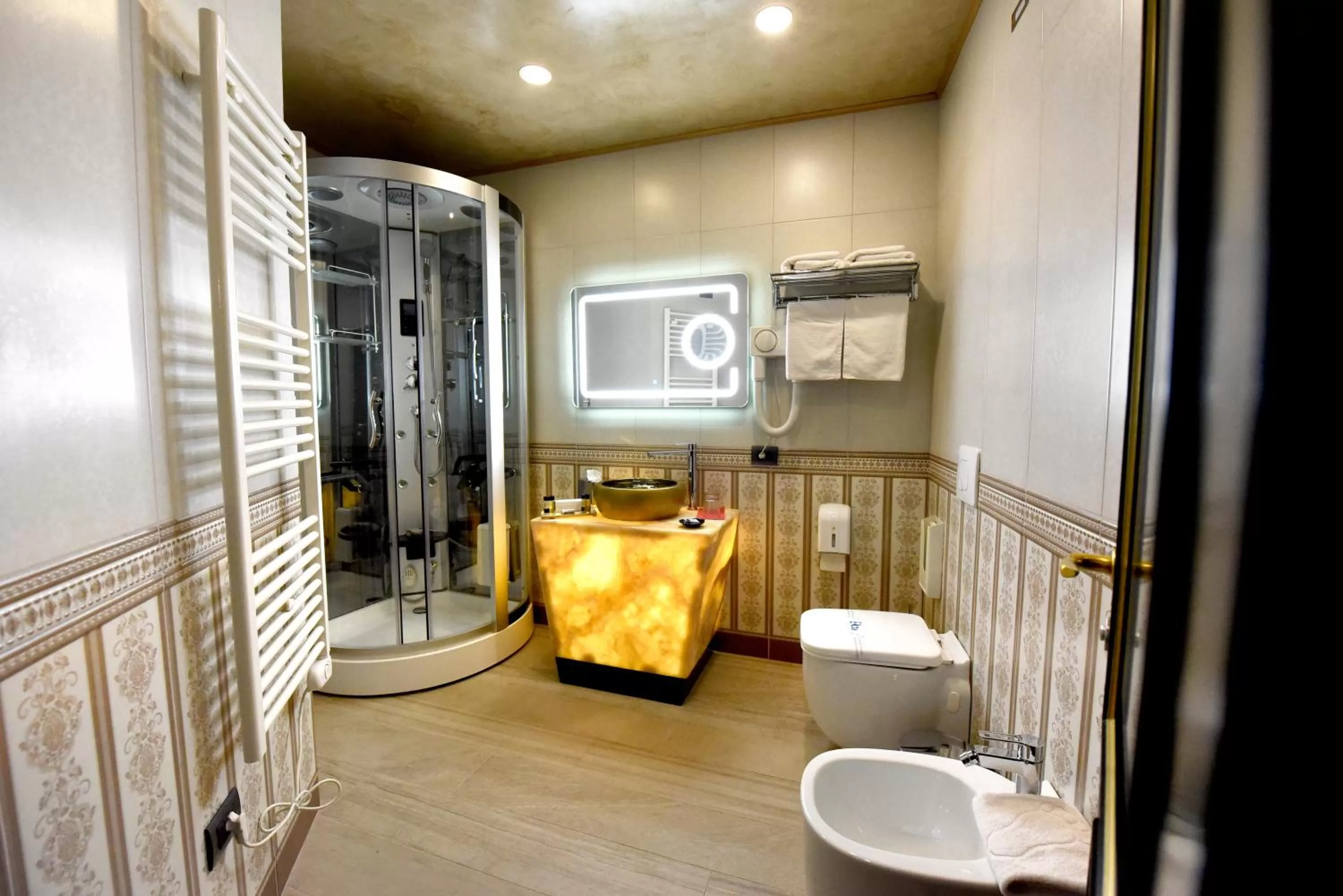 Bathroom in Hotel Hymeti's Palace