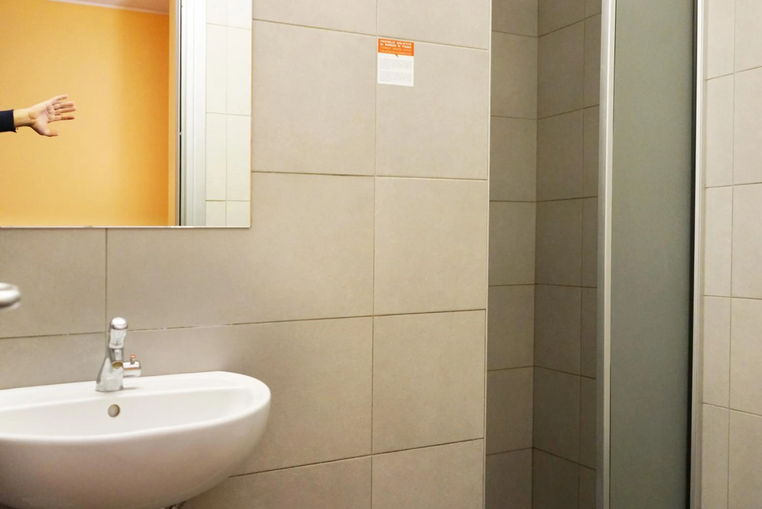 Bathroom in Hi! Ostello Milano