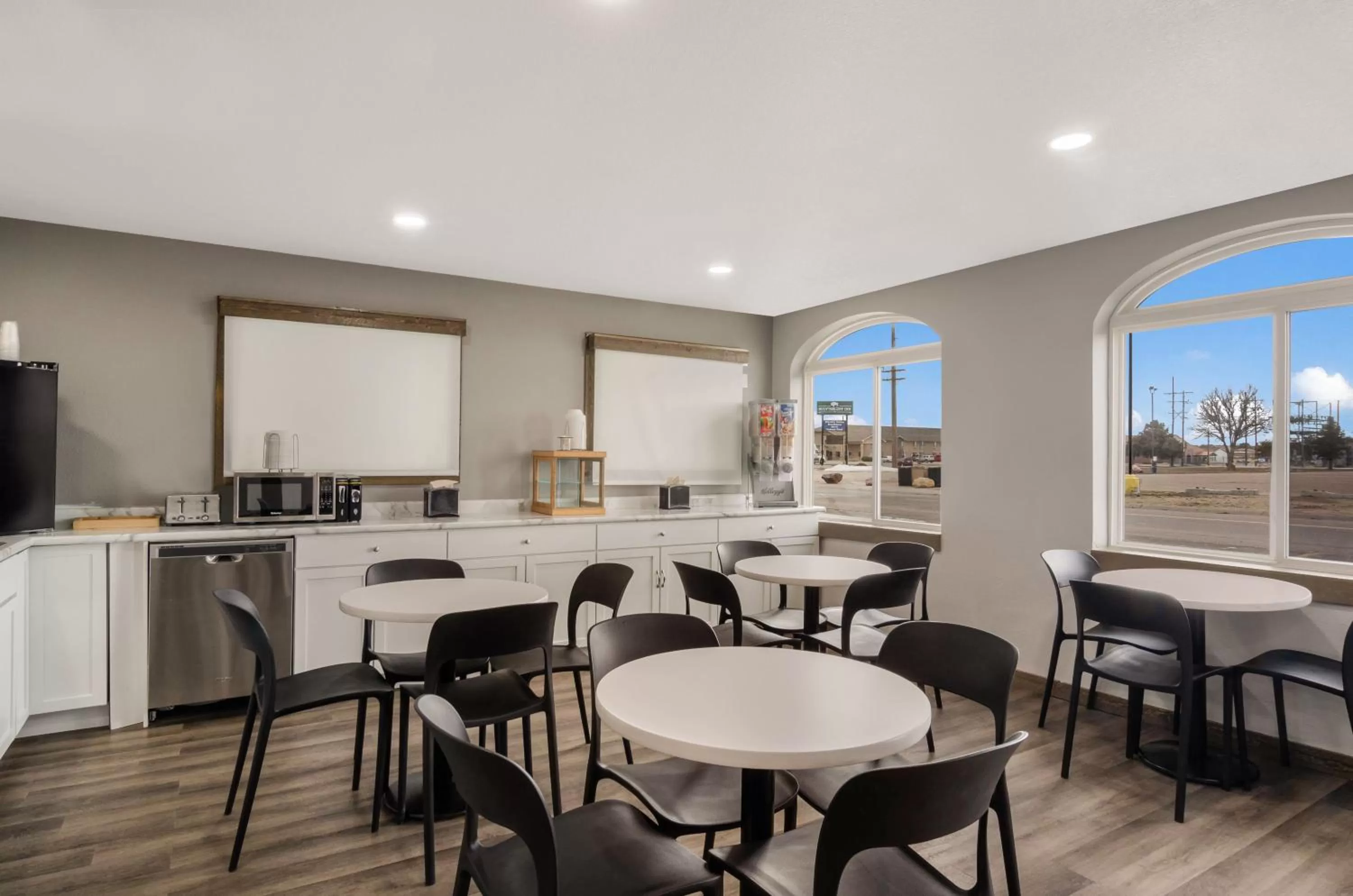 Breakfast in Econo Lodge Scottsbluff