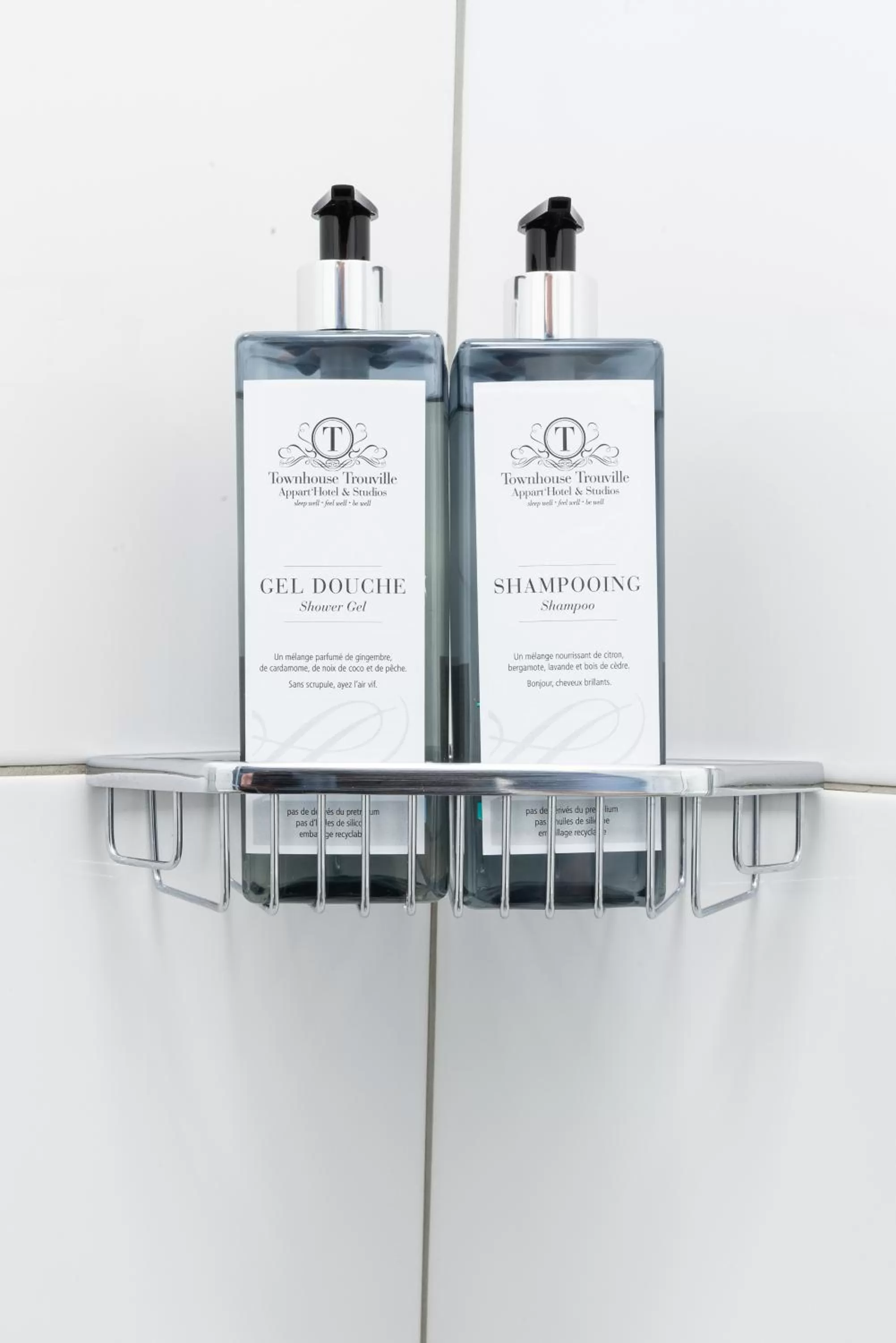 Bathroom in TOWNHOUSE TROUVILLE - Appart'Hotel & Studios