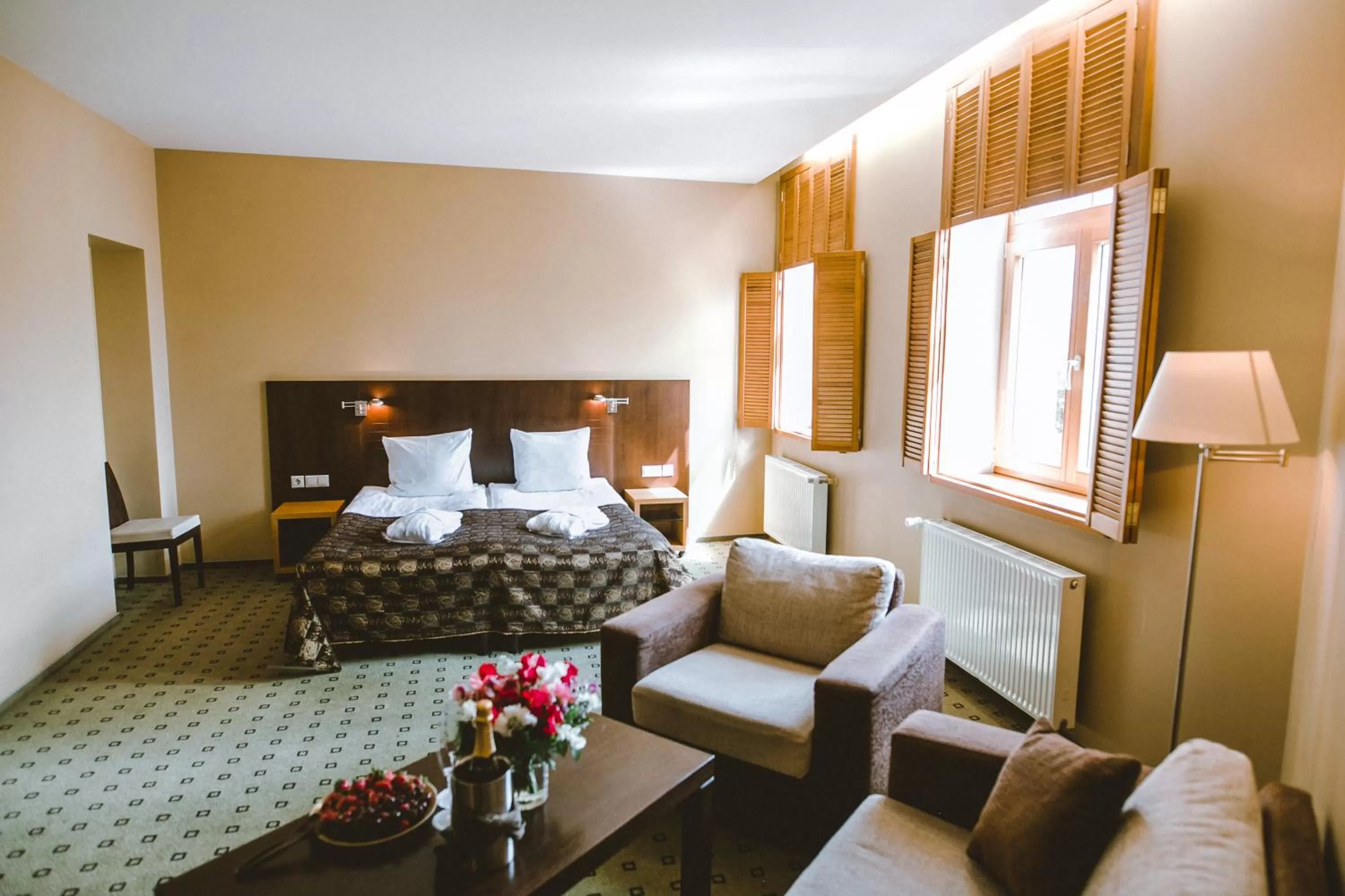 Photo of the whole room, Bed in Hanza Hotel