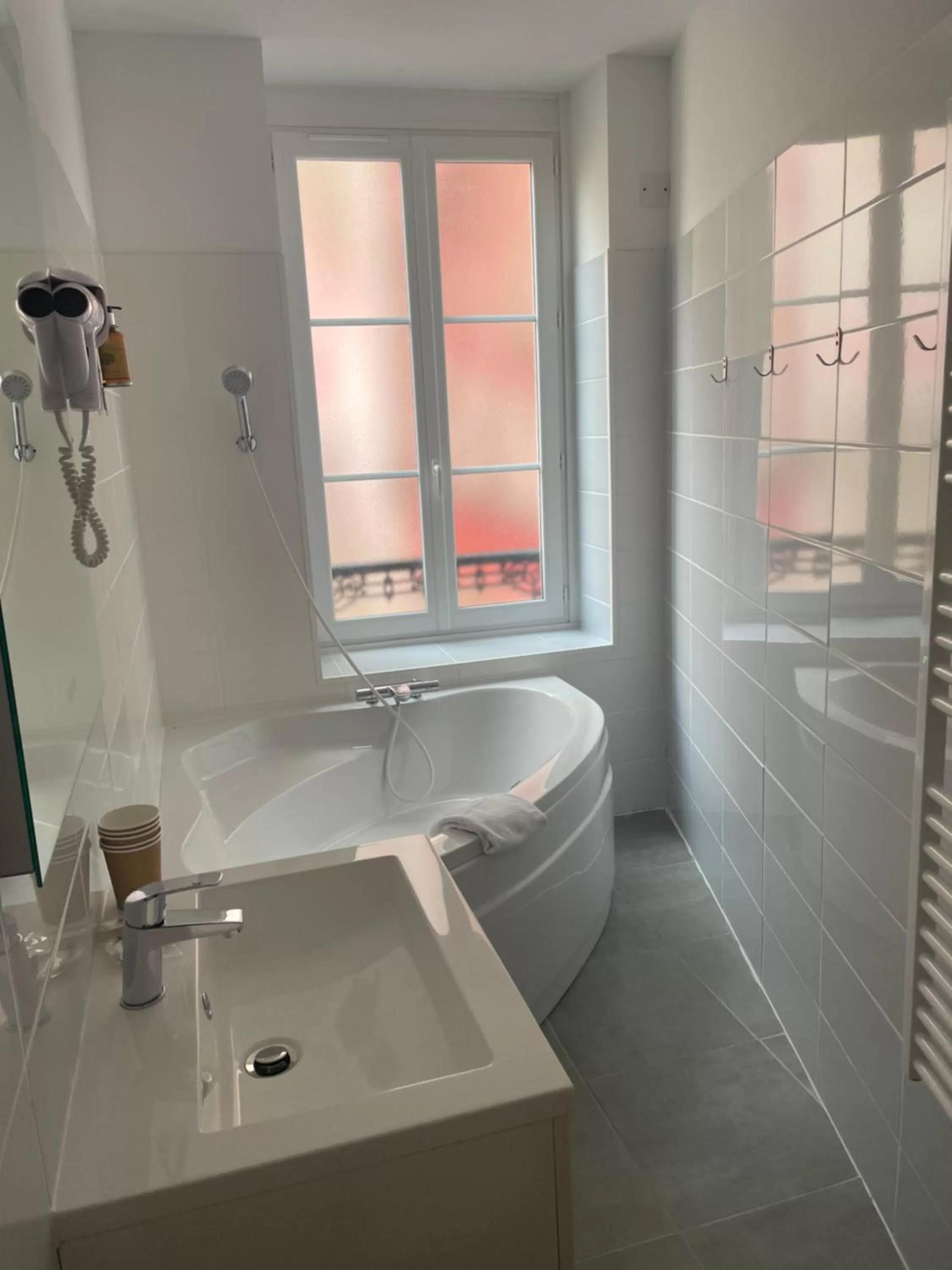 Toilet, Bathroom in Hôtel & Restaurant Le Patio VICHY