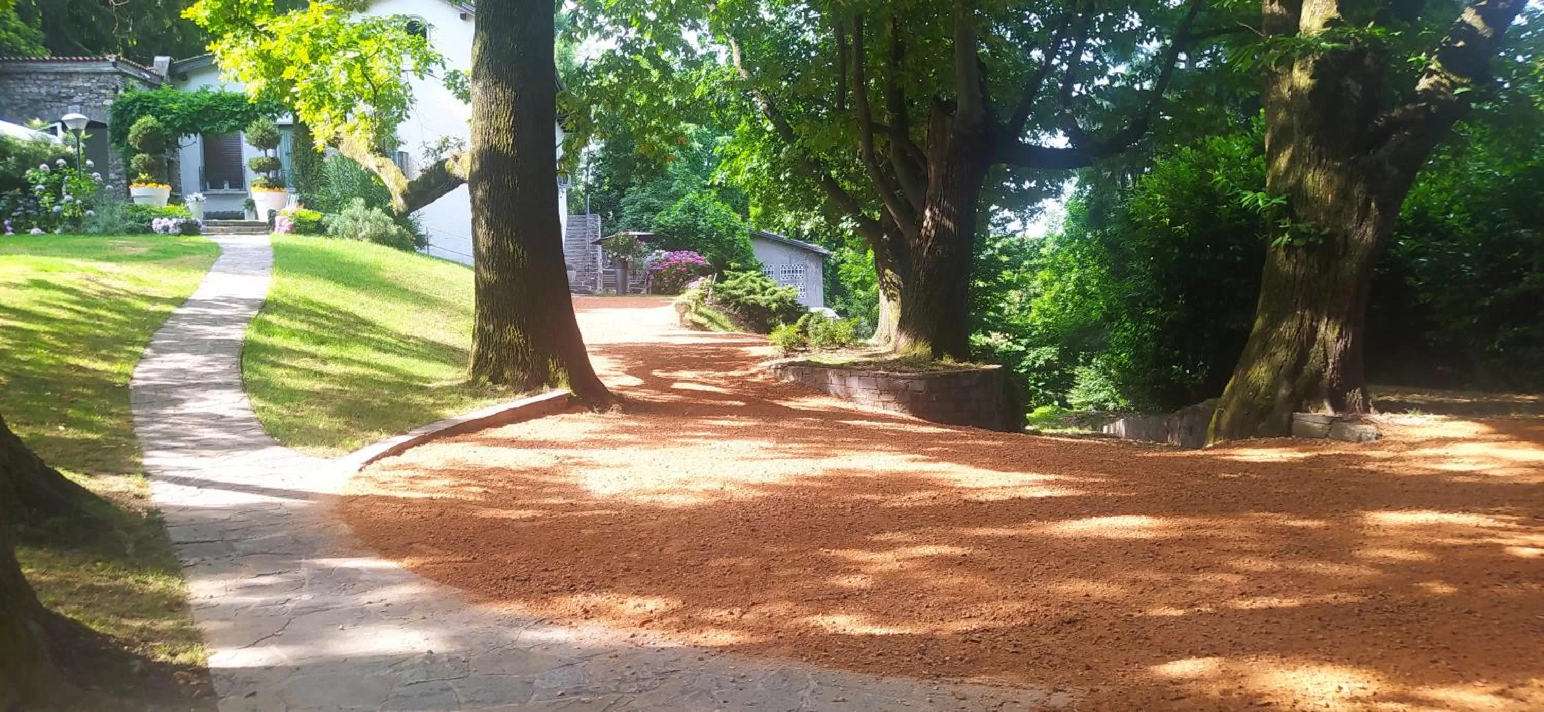 Garden in "La Selvetta" bed and breakfast