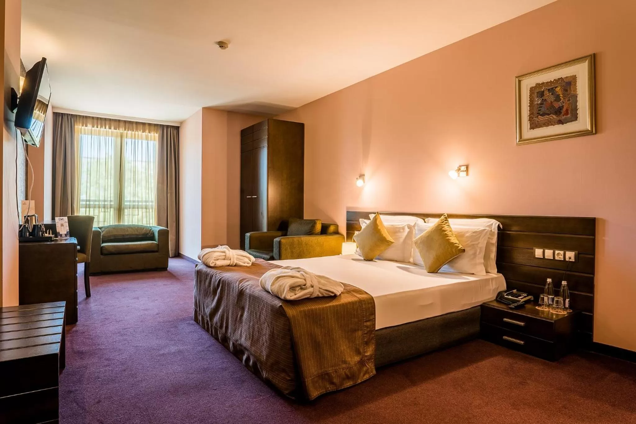 Photo of the whole room, Bed in Budapest Hotel - Free Parking