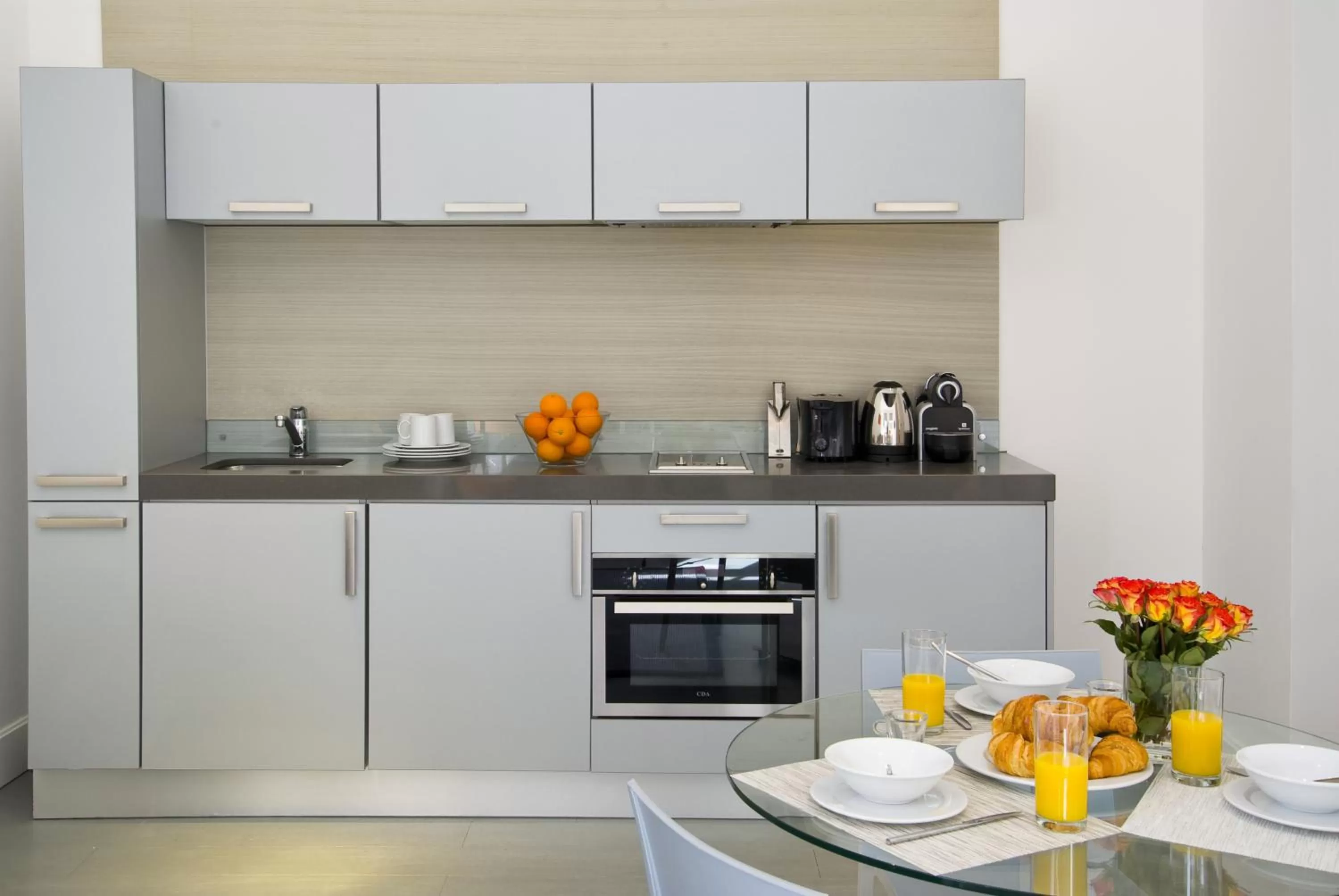 Kitchen or kitchenette in Templeton Place by Supercity Aparthotels