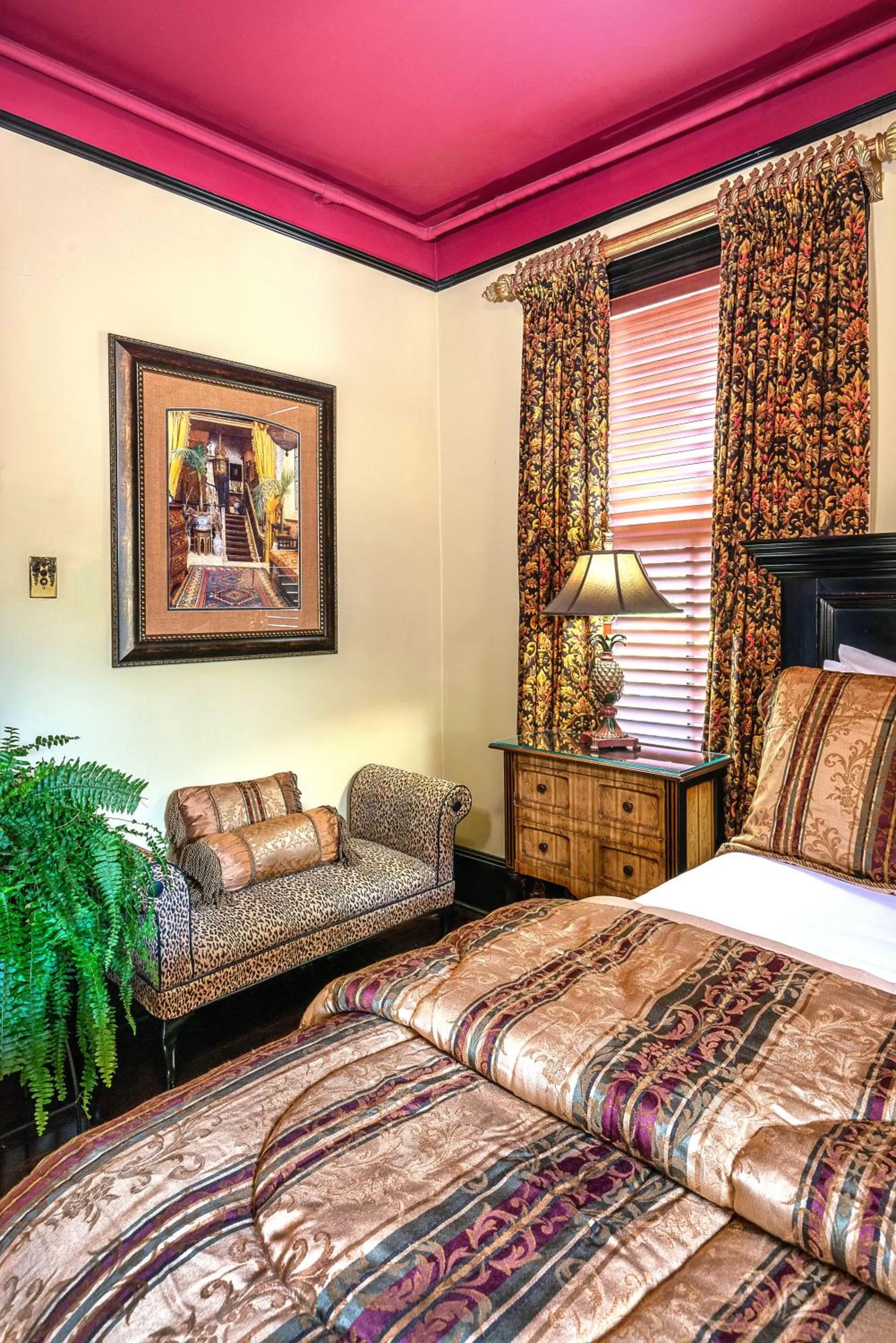 View (from property/room), Bed in Cedar House Inn