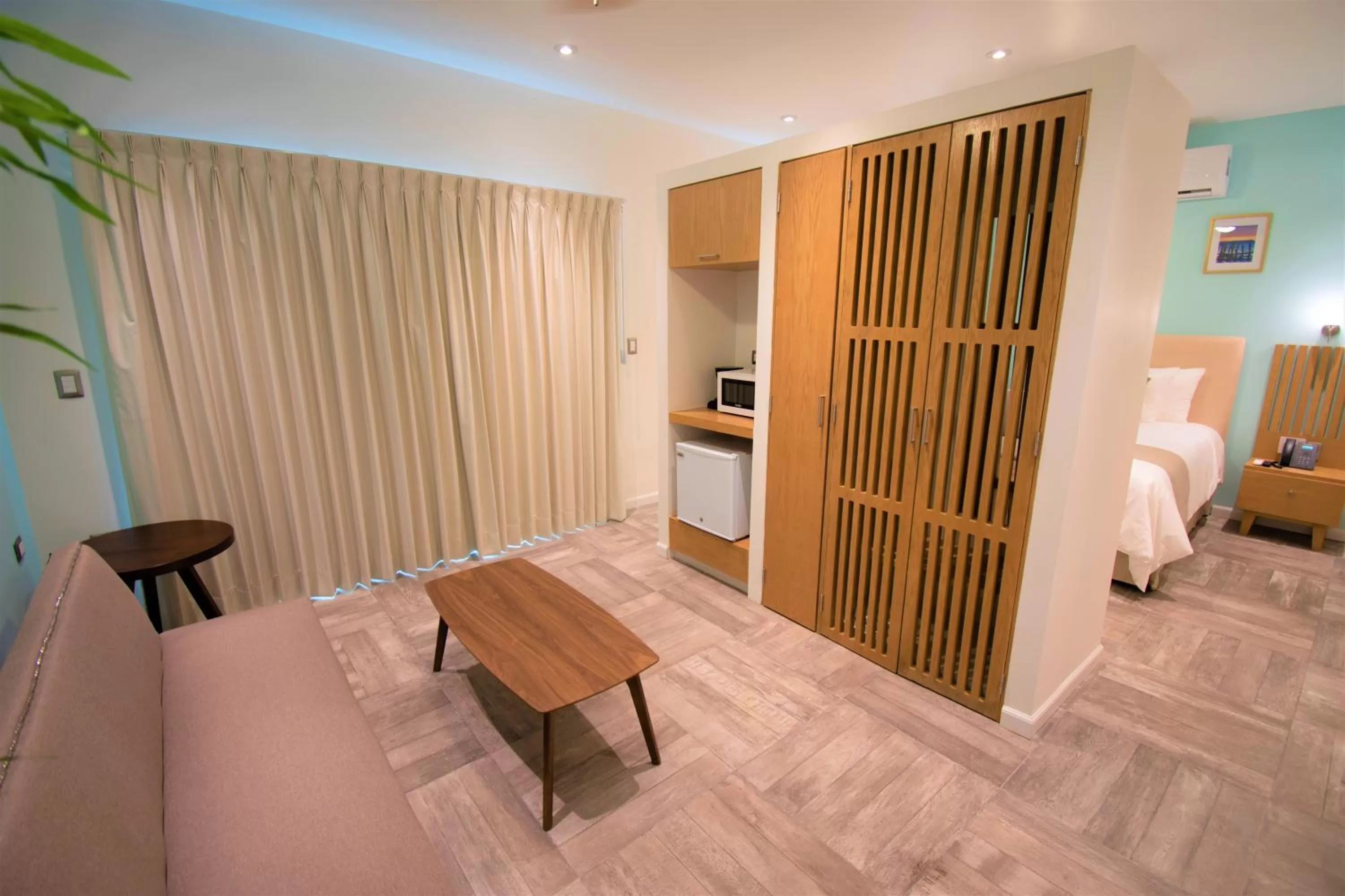 Living room, Seating Area in Ocean Suites Bartolome