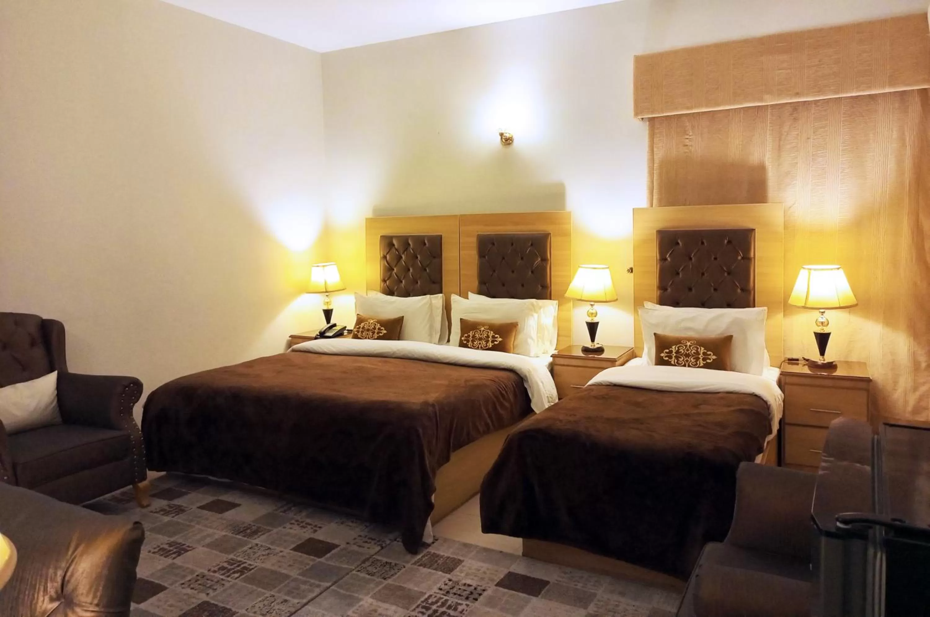 Triple Room with Private Bathroom in Grand Peace House II