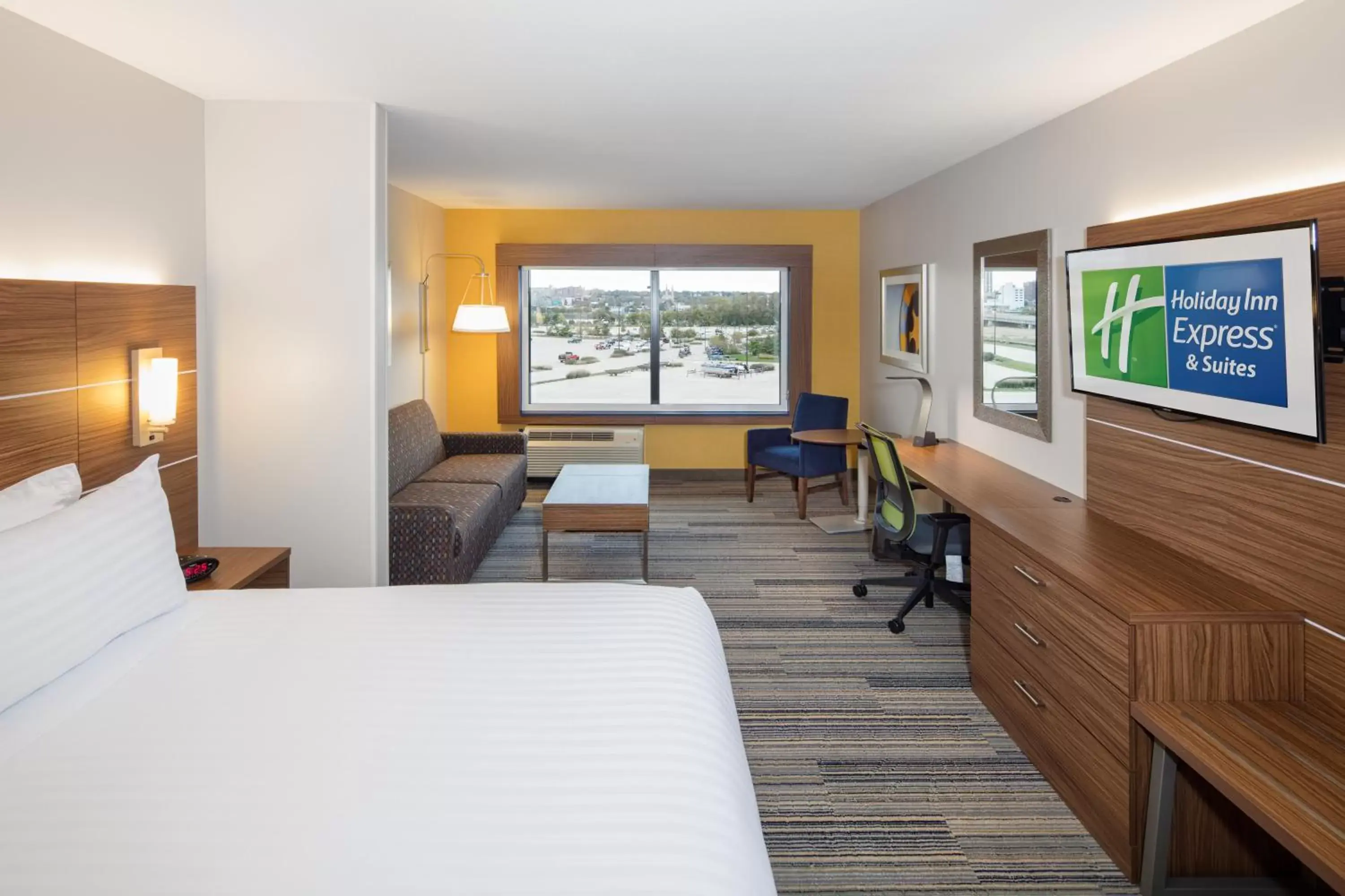 King Suite in Holiday Inn Express East Peoria - Riverfront, an IHG Hotel King Suite in Holiday Inn Express East Peoria - Riverfront, an IHG Hotel