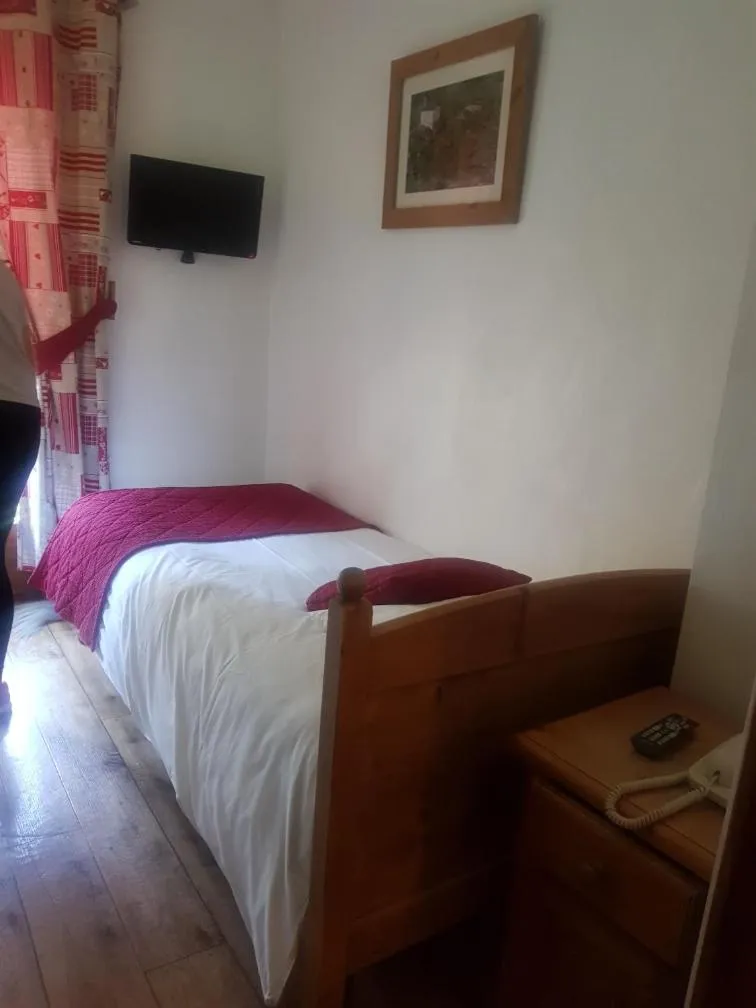 Single Room with Balcony in Hôtel Restaurant Angival - Chambres et Appartement