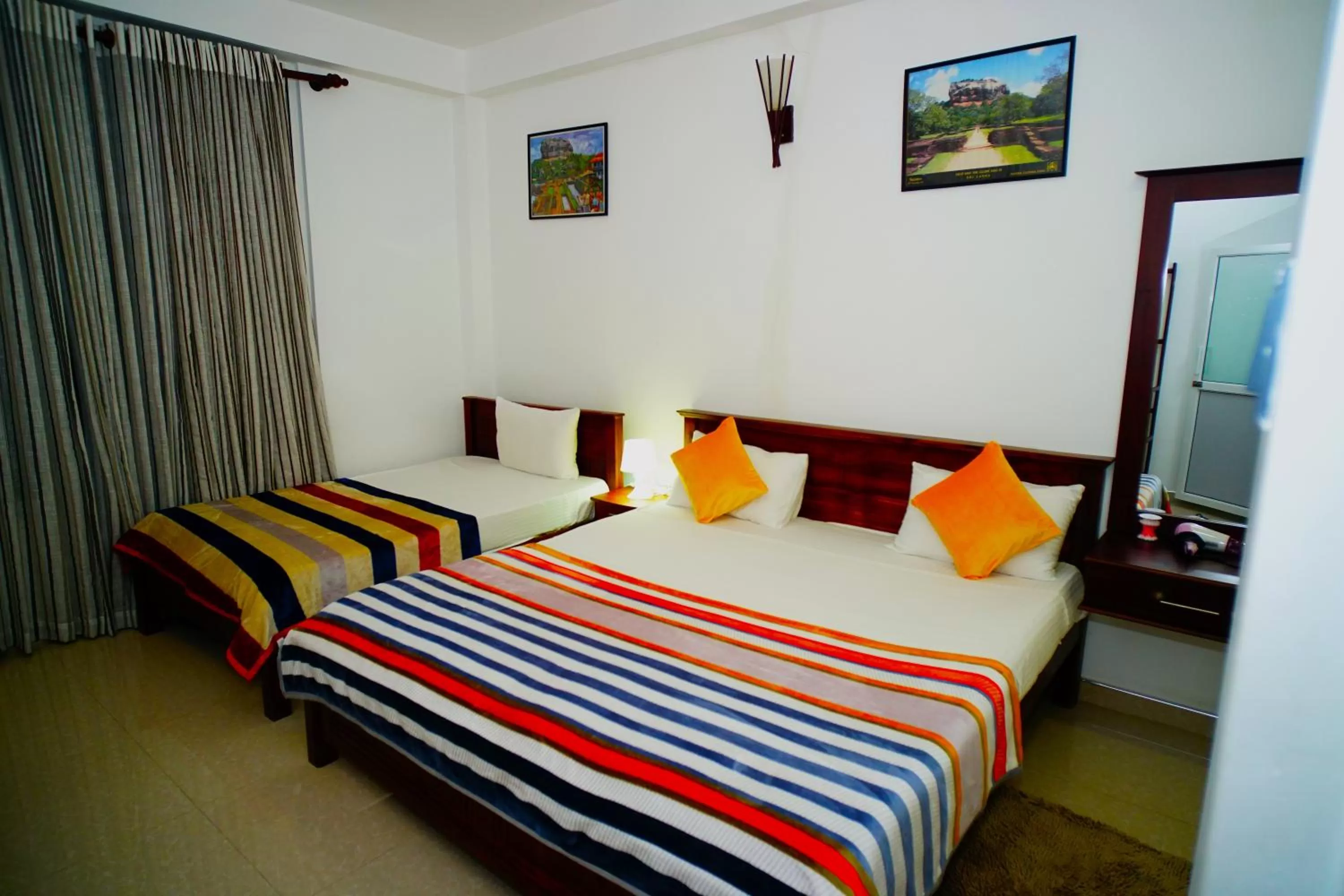 Bed in Airport 4 Season Transit Hotel