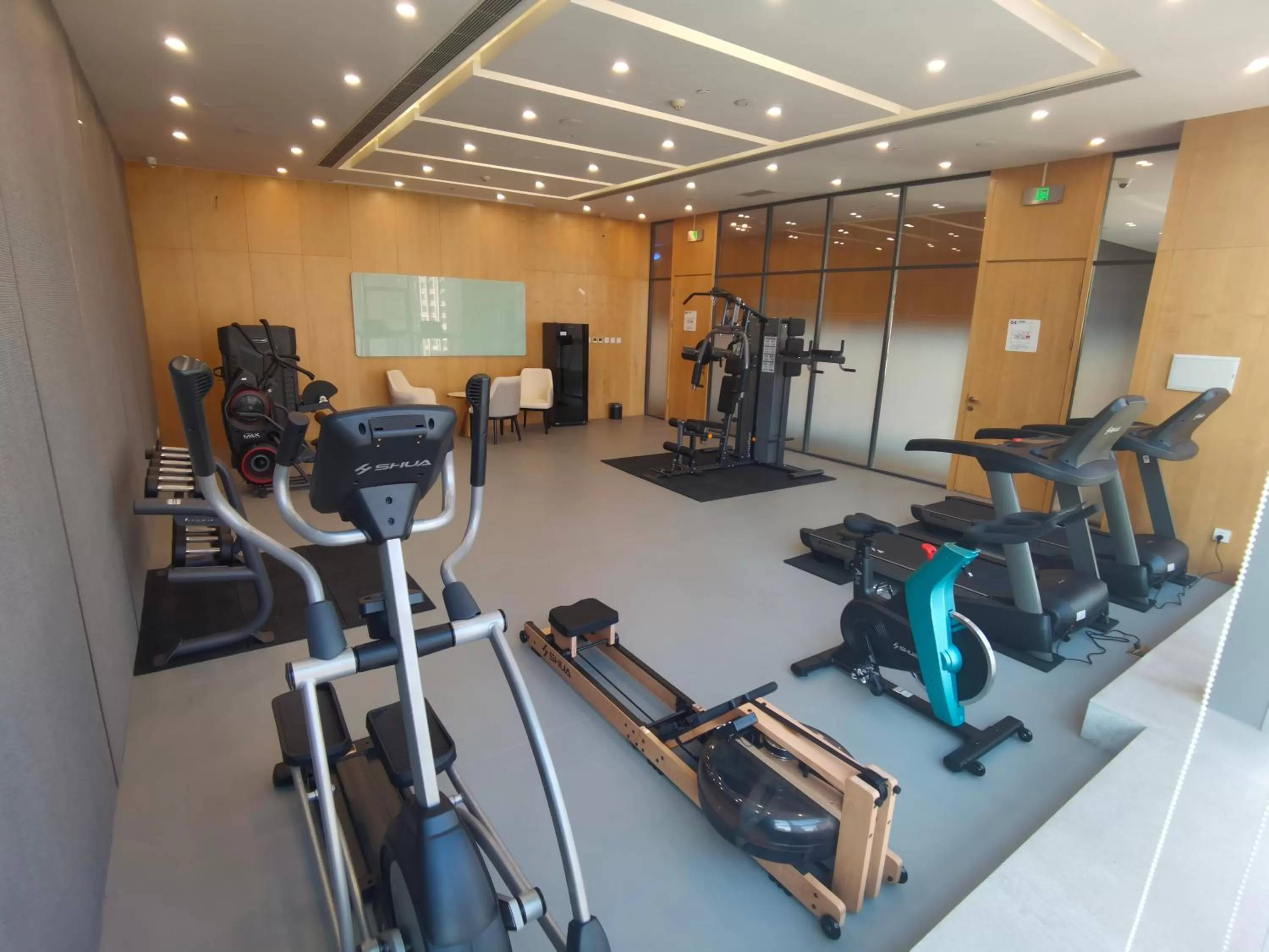 Fitness centre/facilities in Holiday Inn Express - Yantai YEDA by IHG