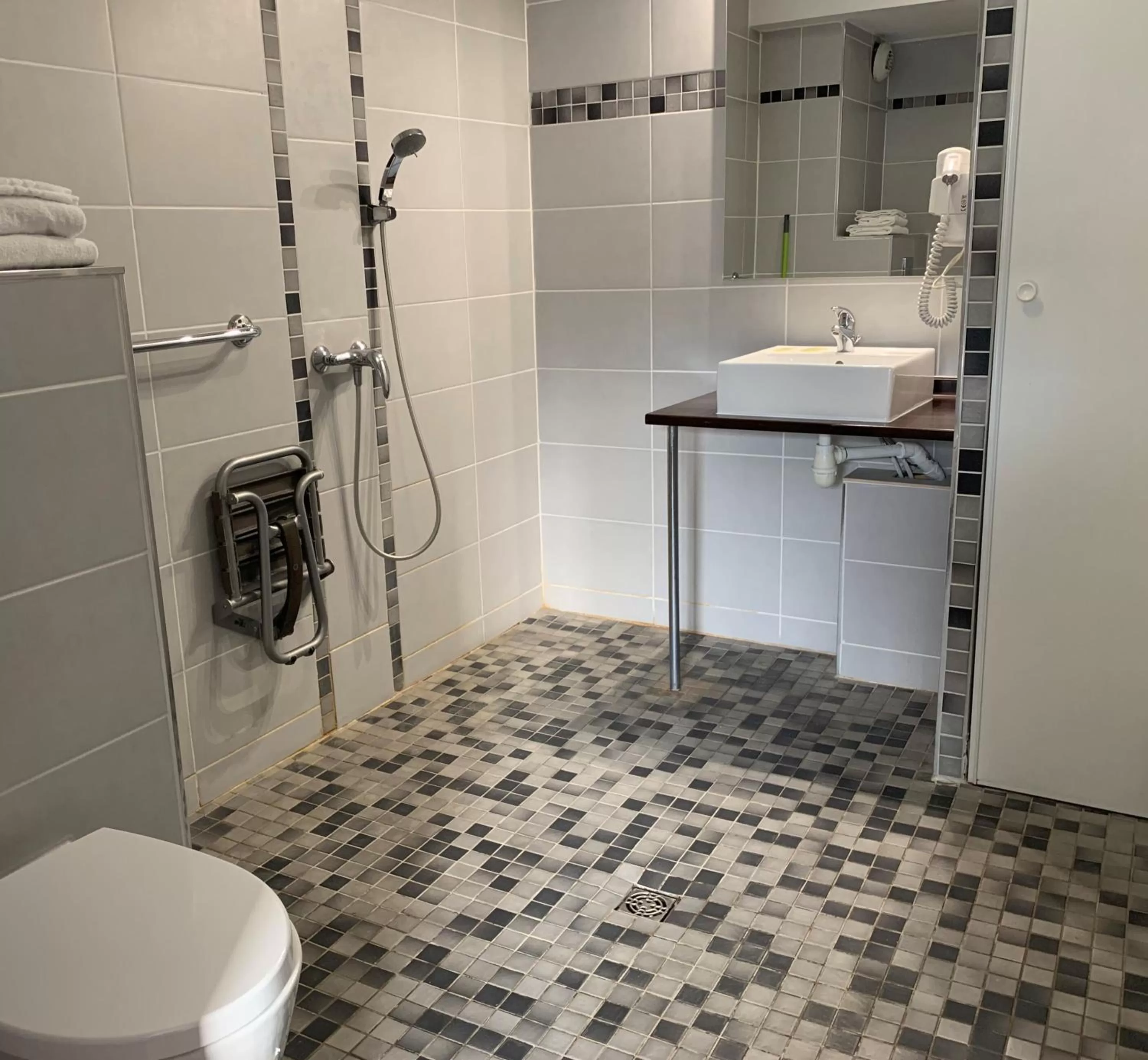 Studio Disabilty Access in ApartHotel Sainte-Marthe