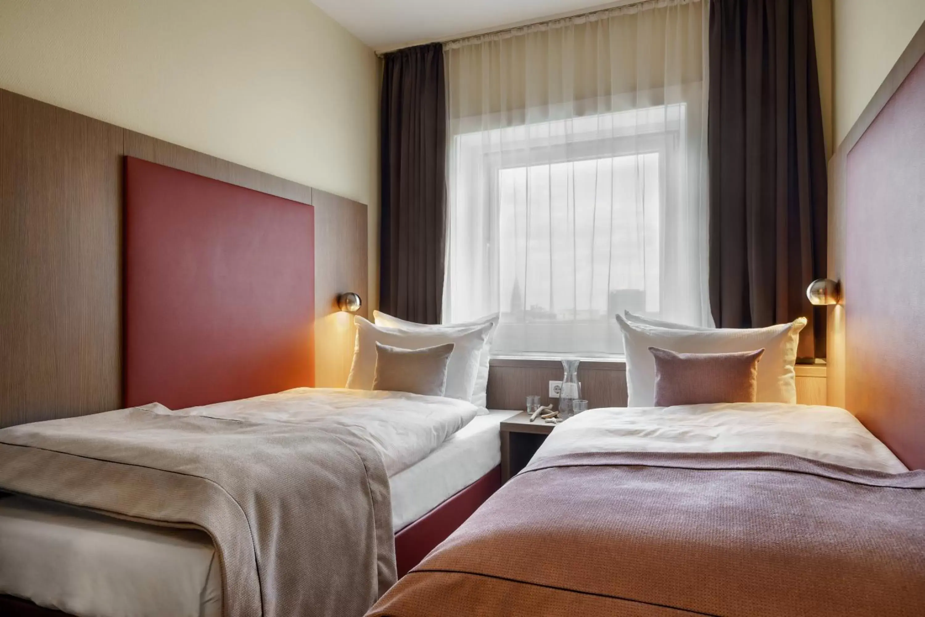 Family Room (5 Adults) in Hotel Norddeutscher Hof Family Room (5 Adults) in Hotel Norddeutscher Hof