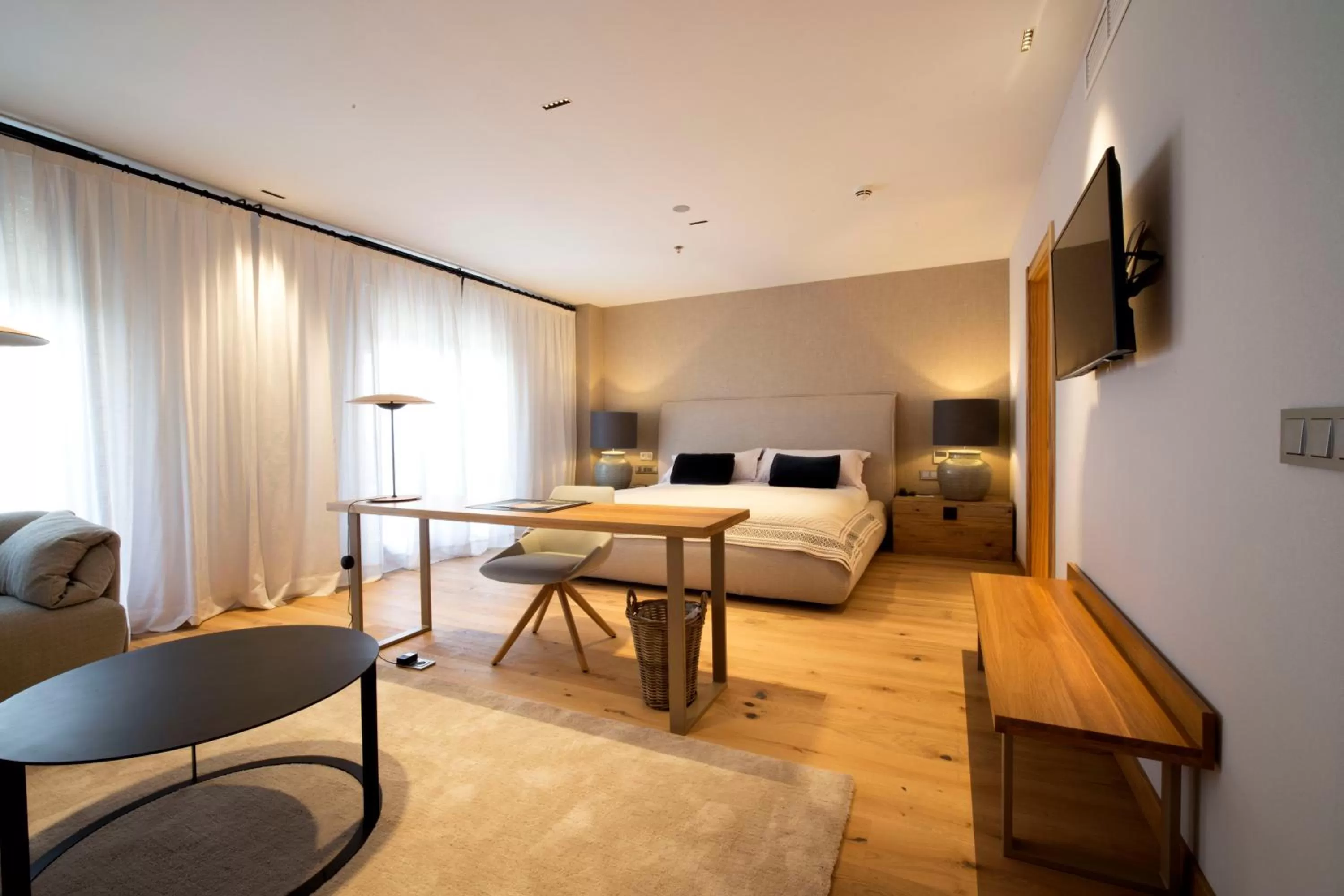 Photo of the whole room, Bed in Zenit Sevilla