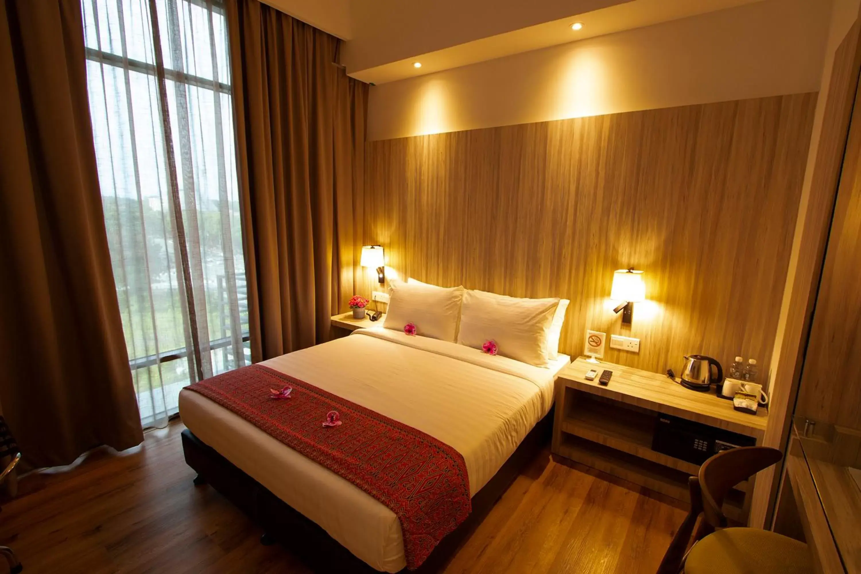 Queen Room in AZ Hotel & Serviced Apartments Queen Room in AZ Hotel & Serviced Apartments