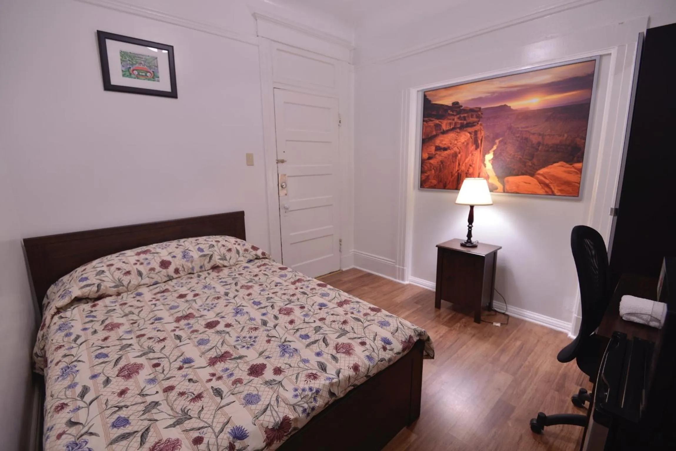 Photo of the whole room in Cable Car Hotel