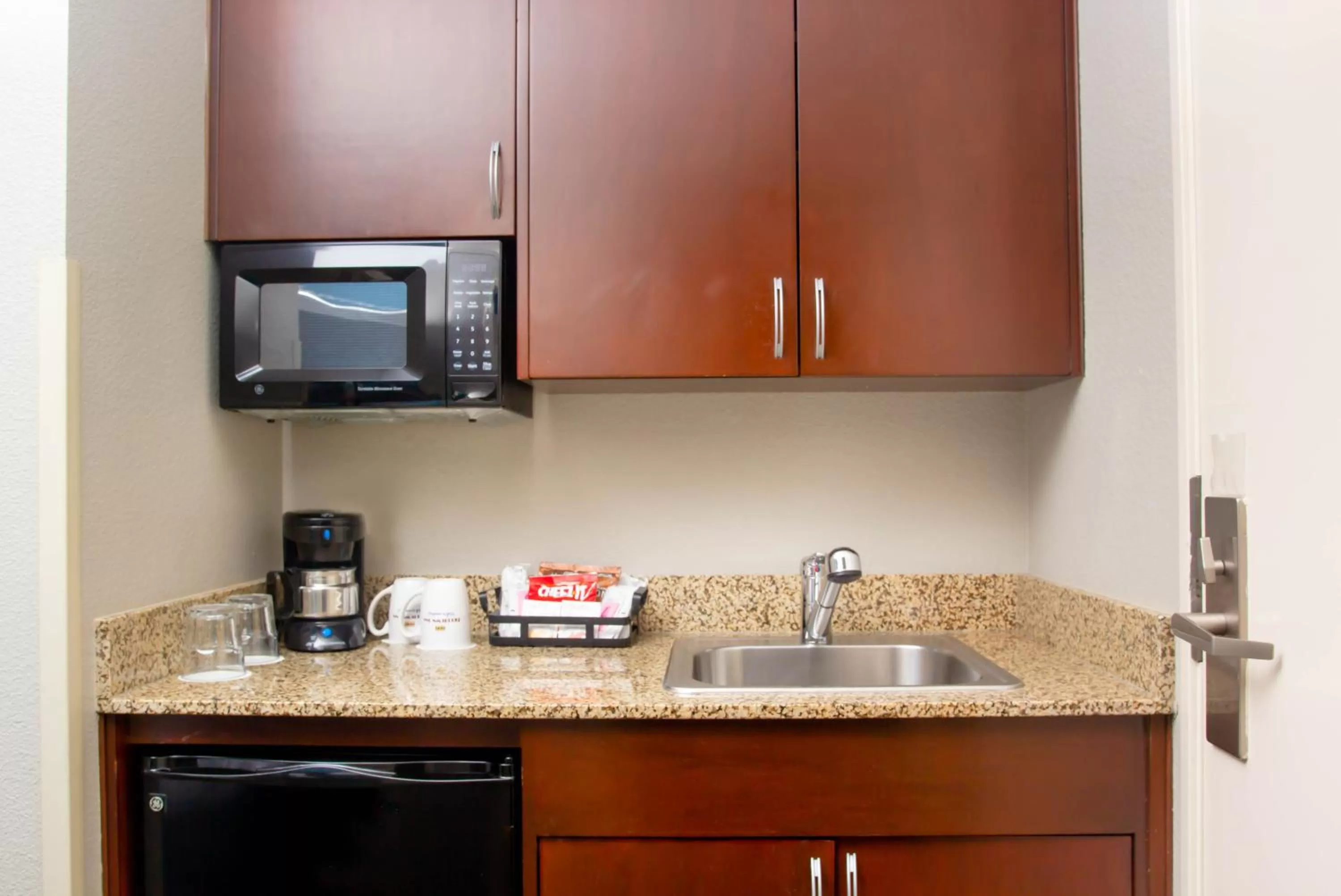 Kitchen or kitchenette in Belltown Inn