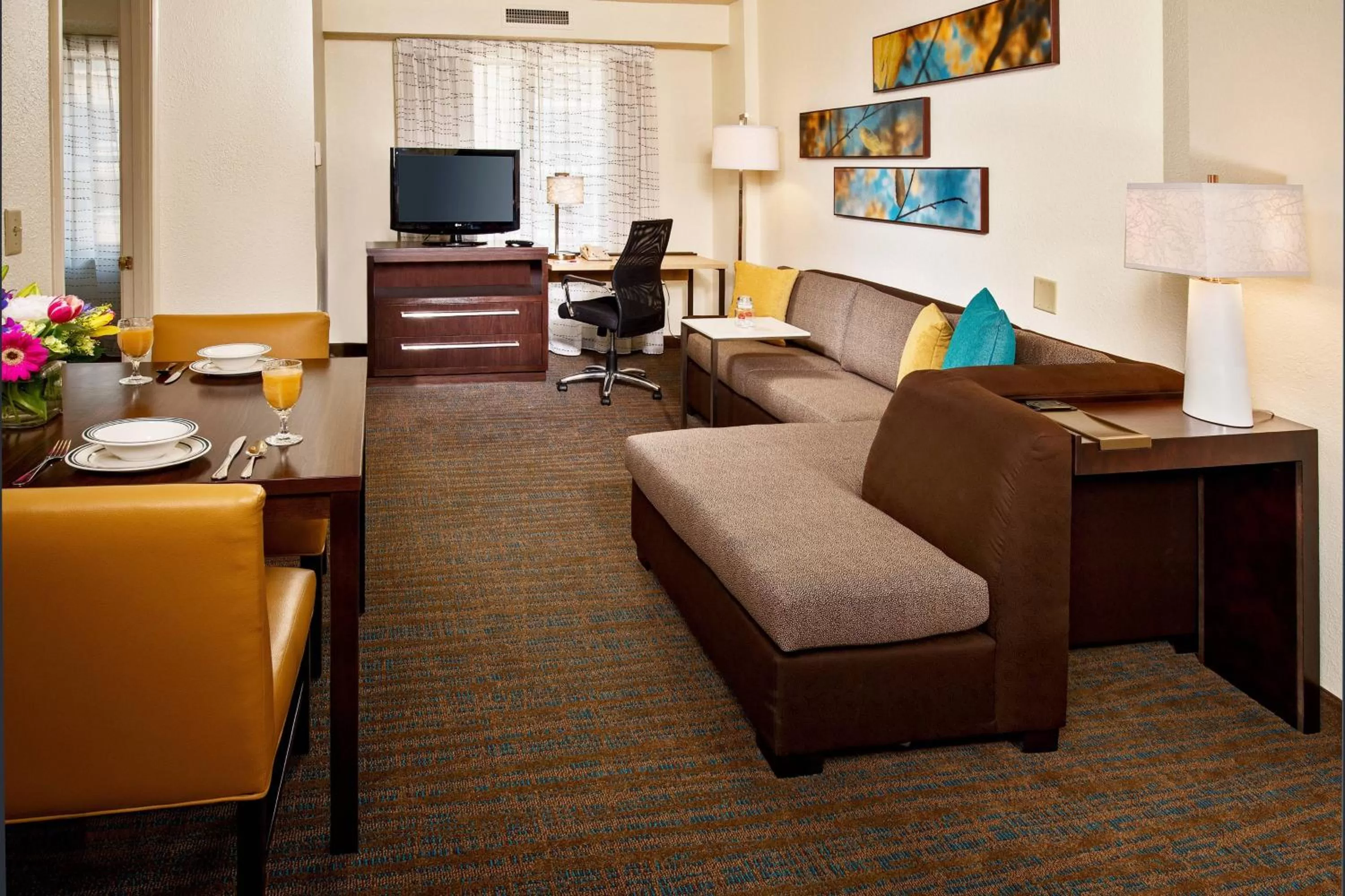 One-Bedroom Queen Suite with Sofa Bed in Residence Inn Washington, DC / Dupont Circle
