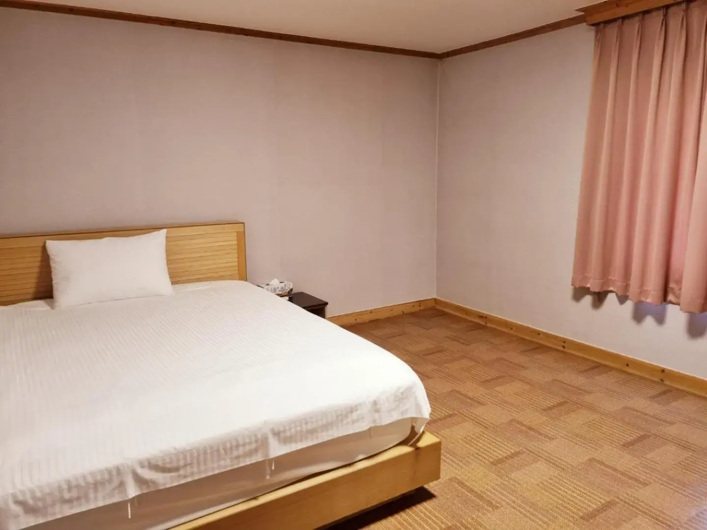 Single Room - single occupancy in Hotel G Single Room - single occupancy in Hotel G