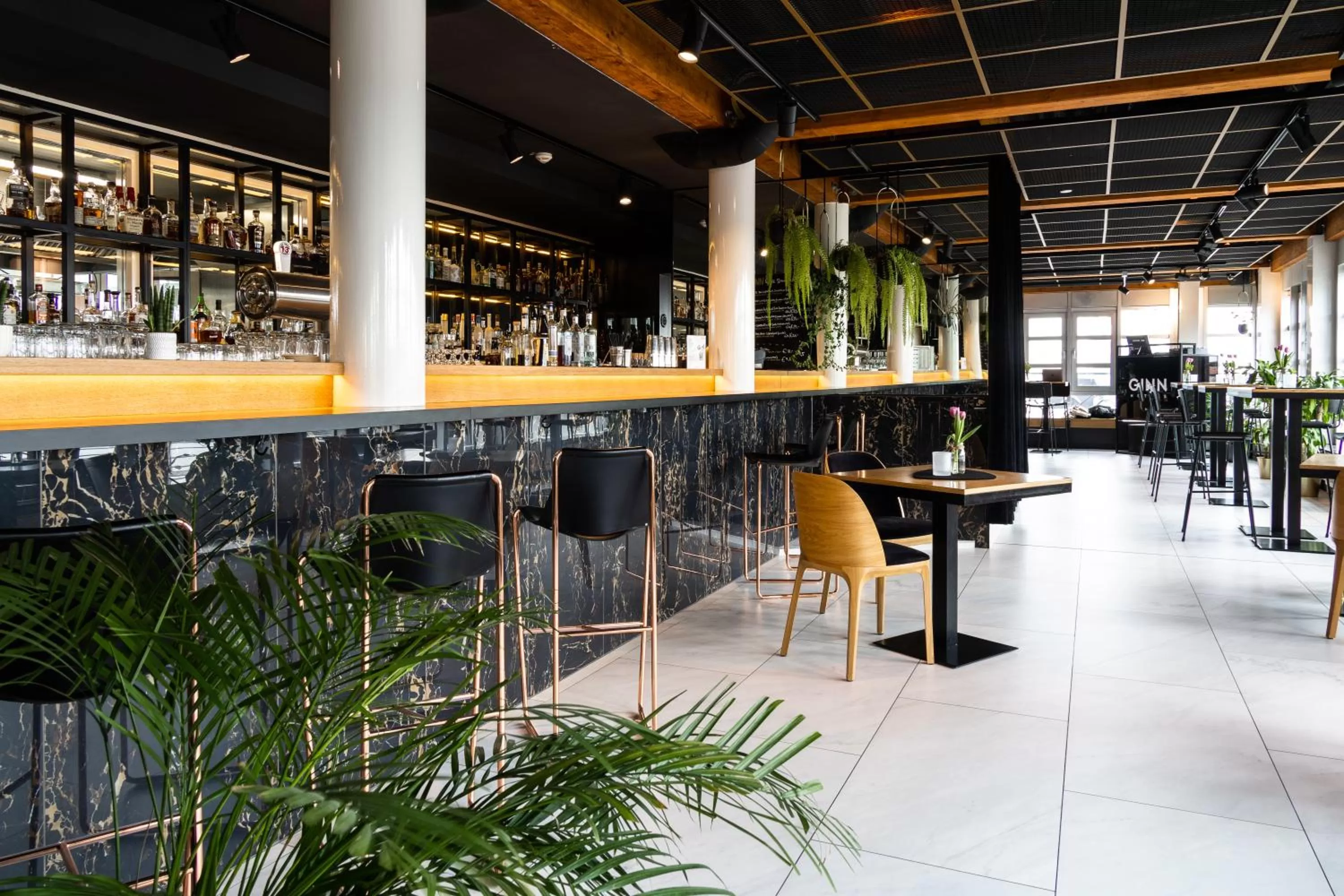 Lounge or bar in GINN Hotel Hamburg Elbspeicher