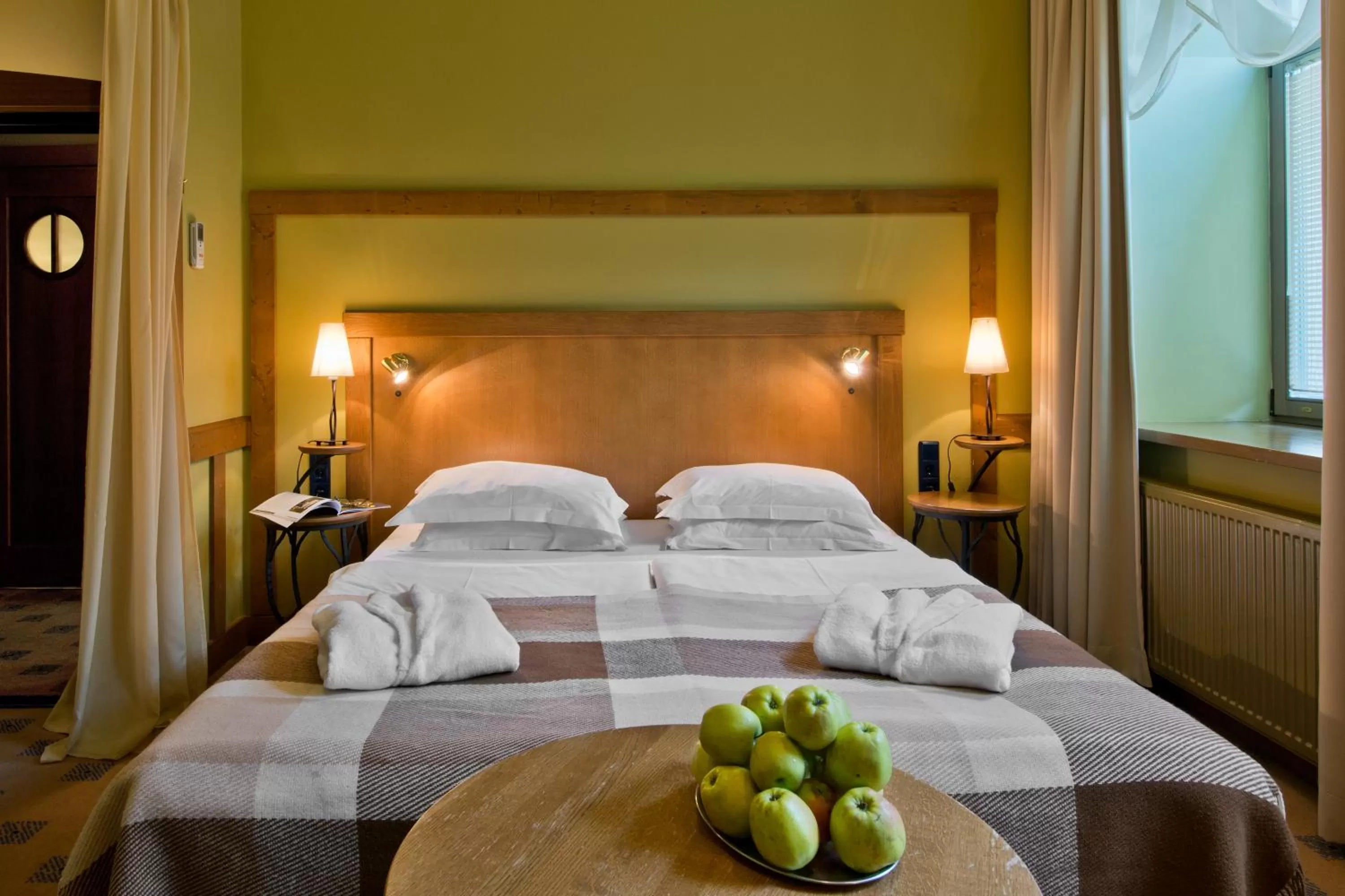 Bathroom, Bed in BEST BALTIC Hotel Druskininkai Central