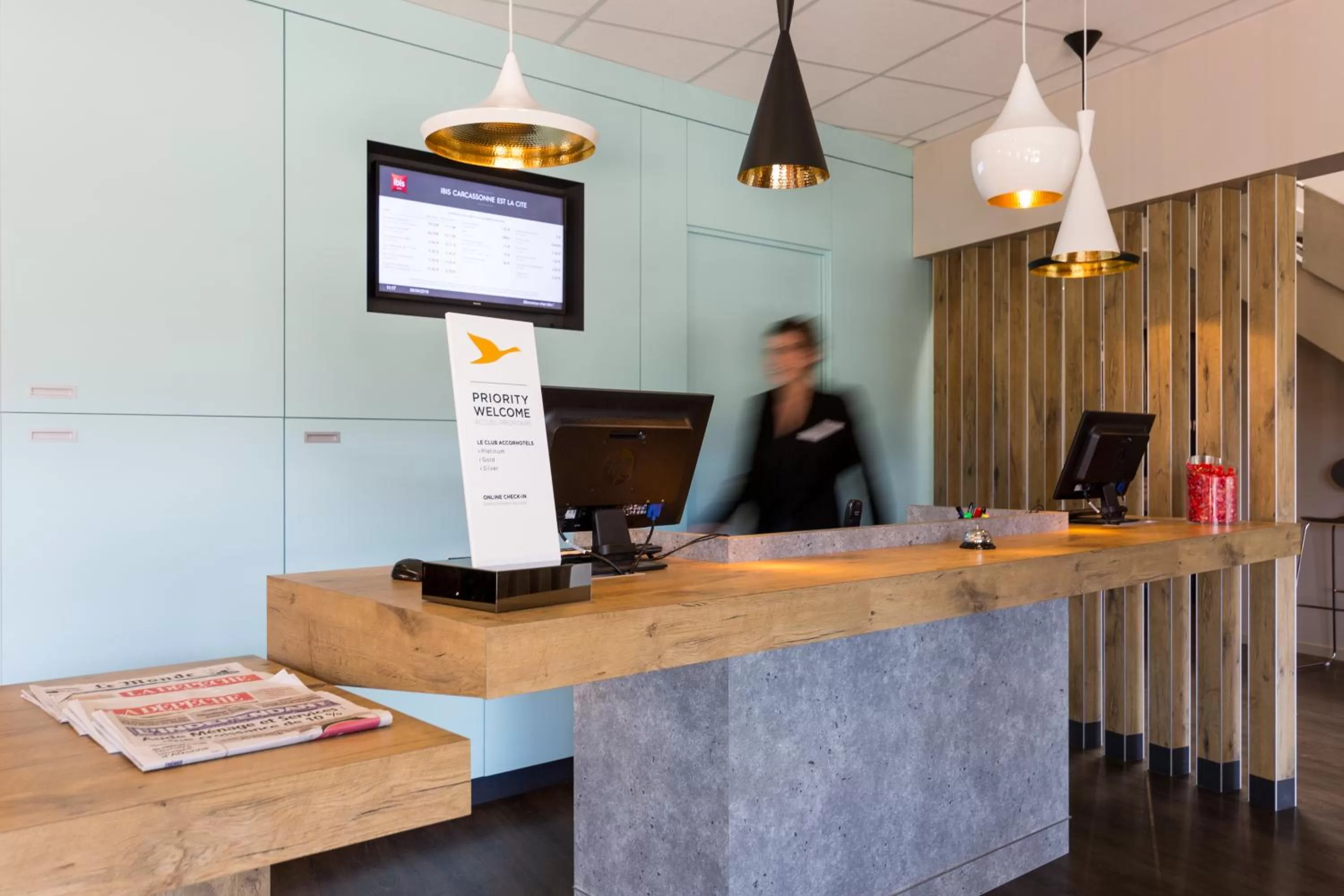 Lobby or reception in ibis Carcassonne Est la Cité