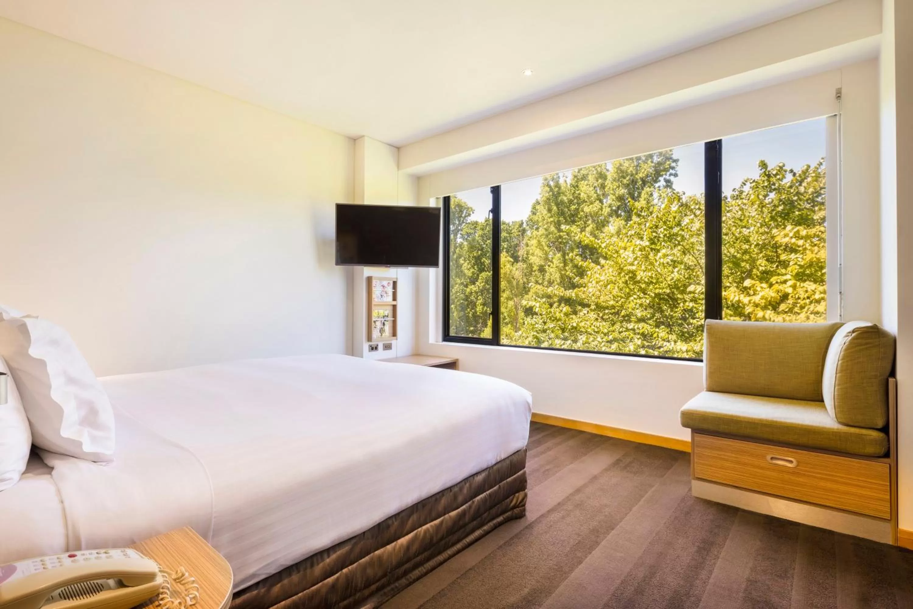 Photo of the whole room, Bed in Crowne Plaza Canberra by IHG