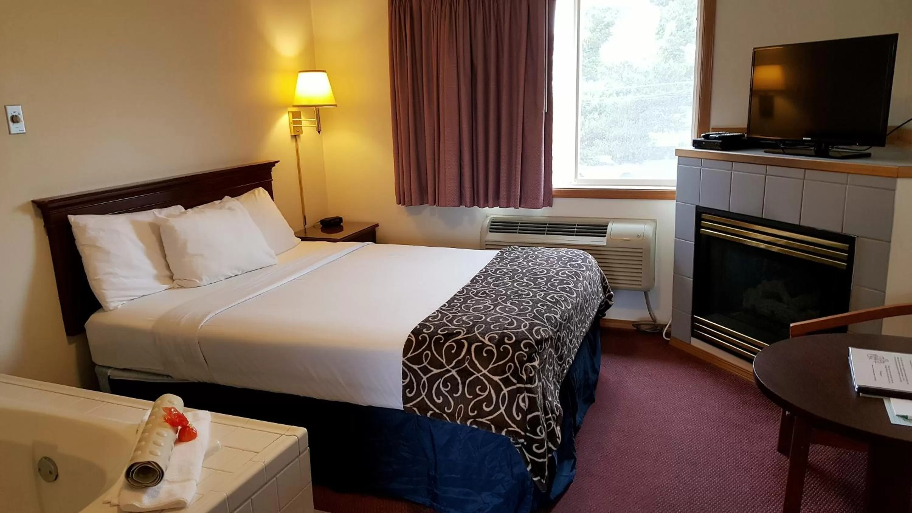 Sauna, Bed in Hillcrest Inn