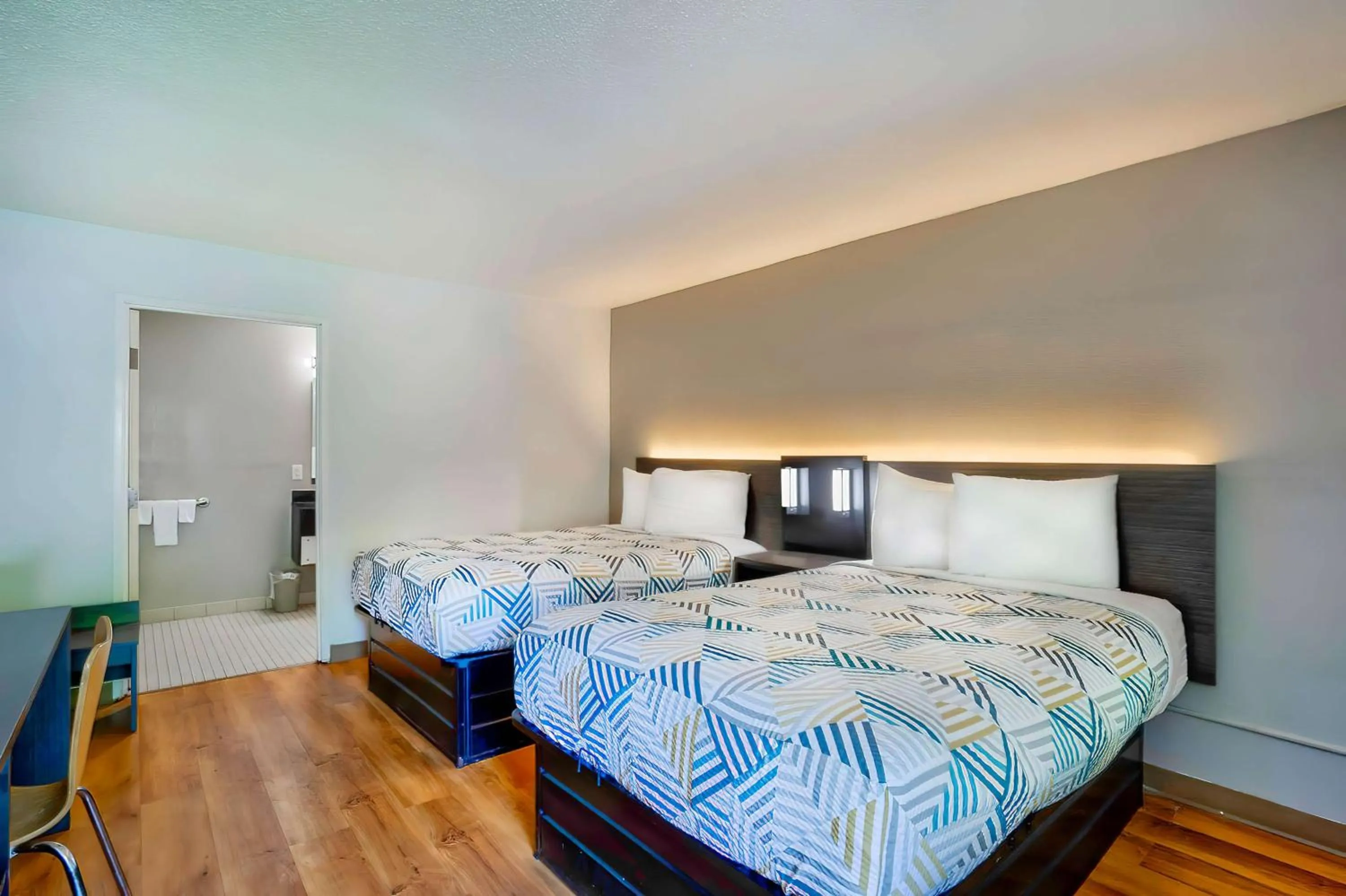 Bedroom, Bed in Motel 6 Virginia Beach