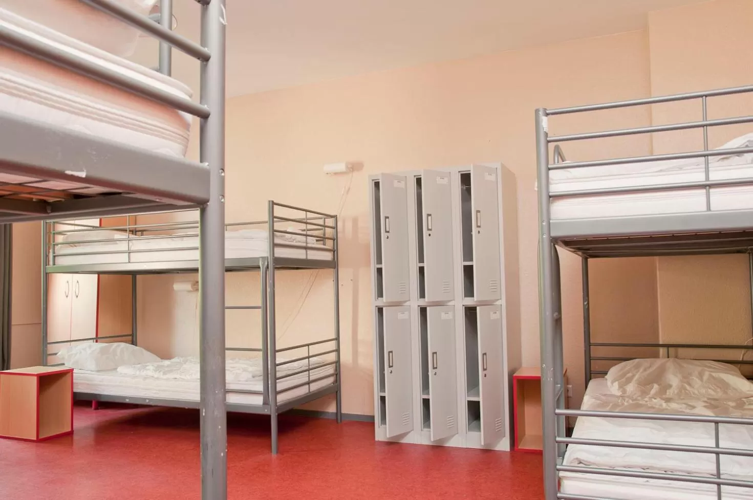 Staff, Bed in Happy Hotel Berlin