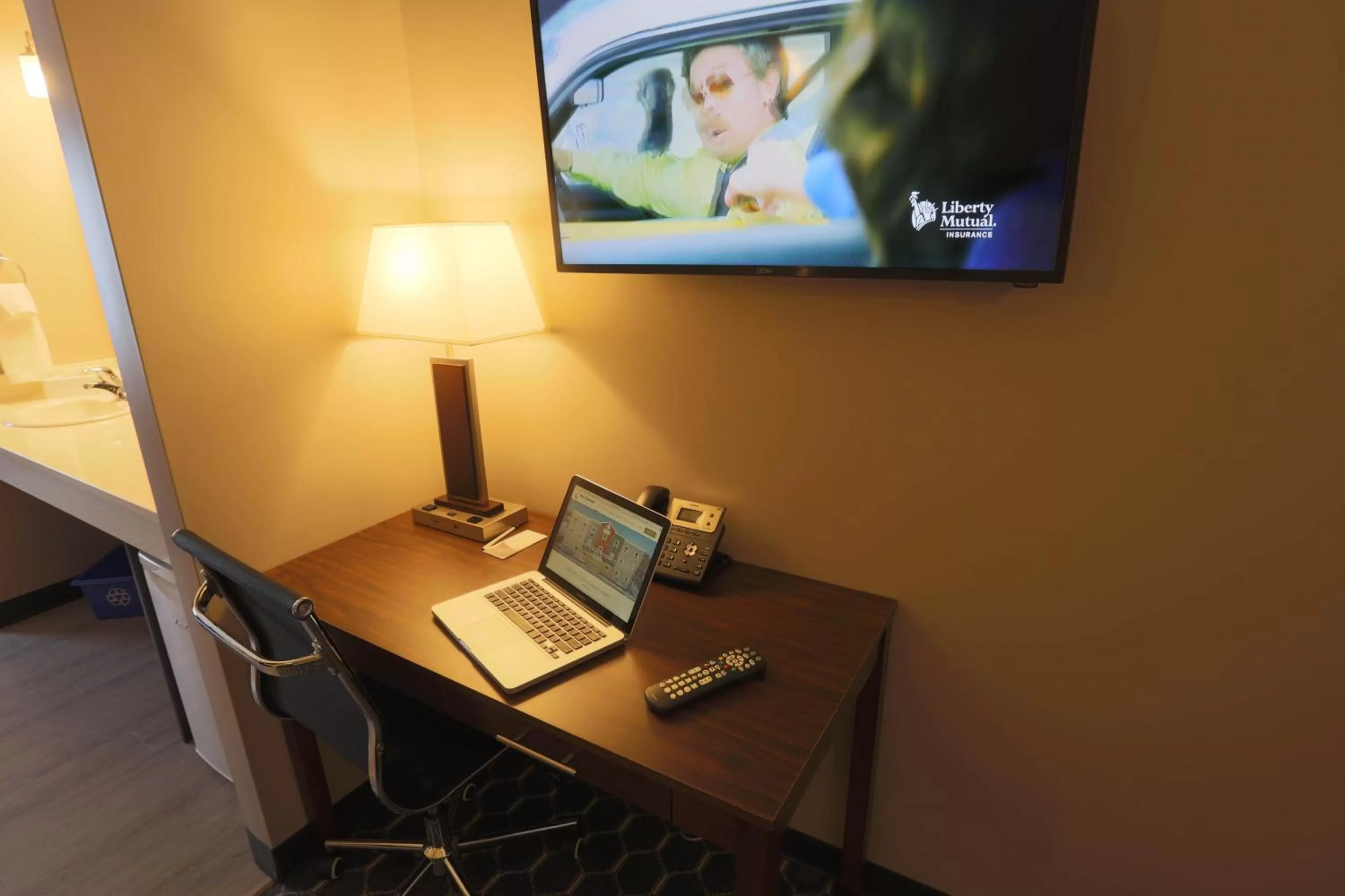 TV/Entertainment Center in Rivers Blue Crescent Hotel