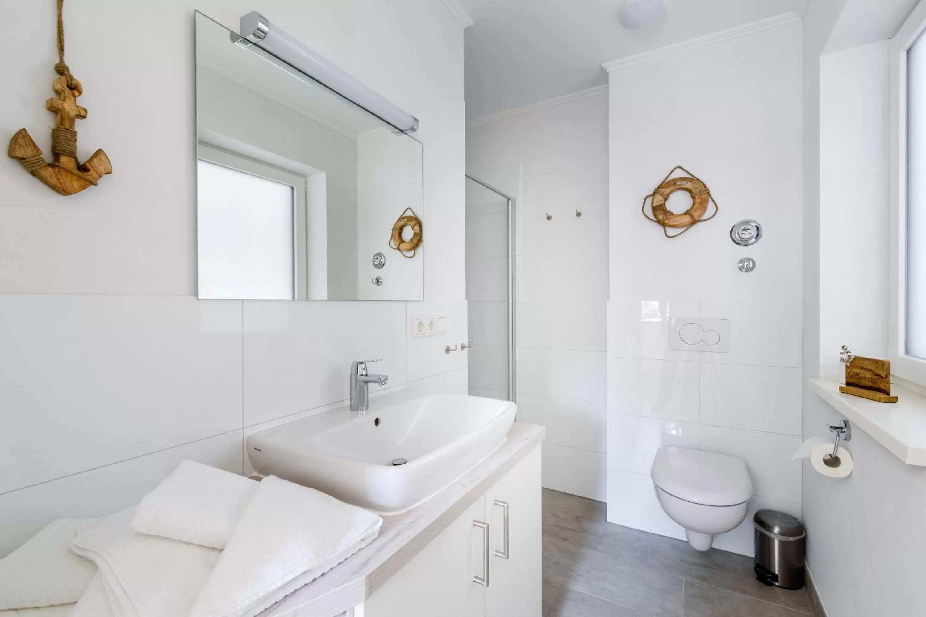 Bathroom in Nordsee-Hotel Hinrichsen