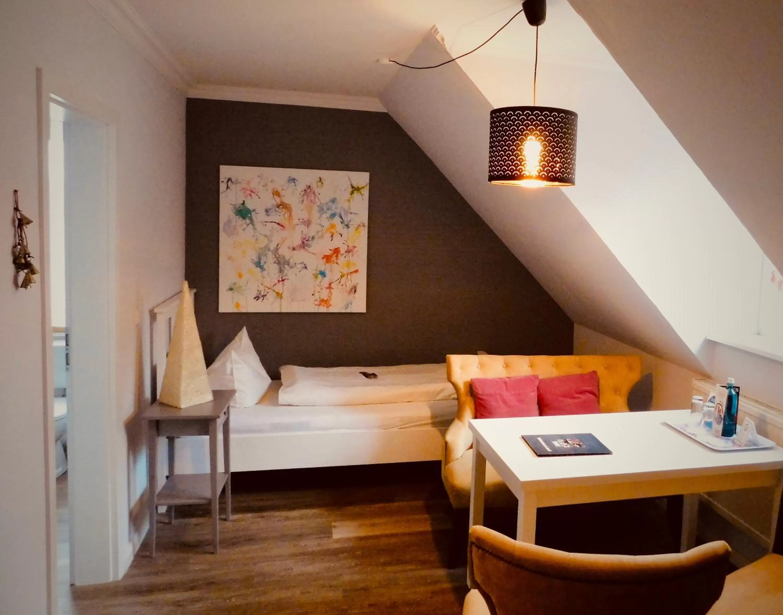 Photo of the whole room, Bed in Stadthotel-Garni Smutje