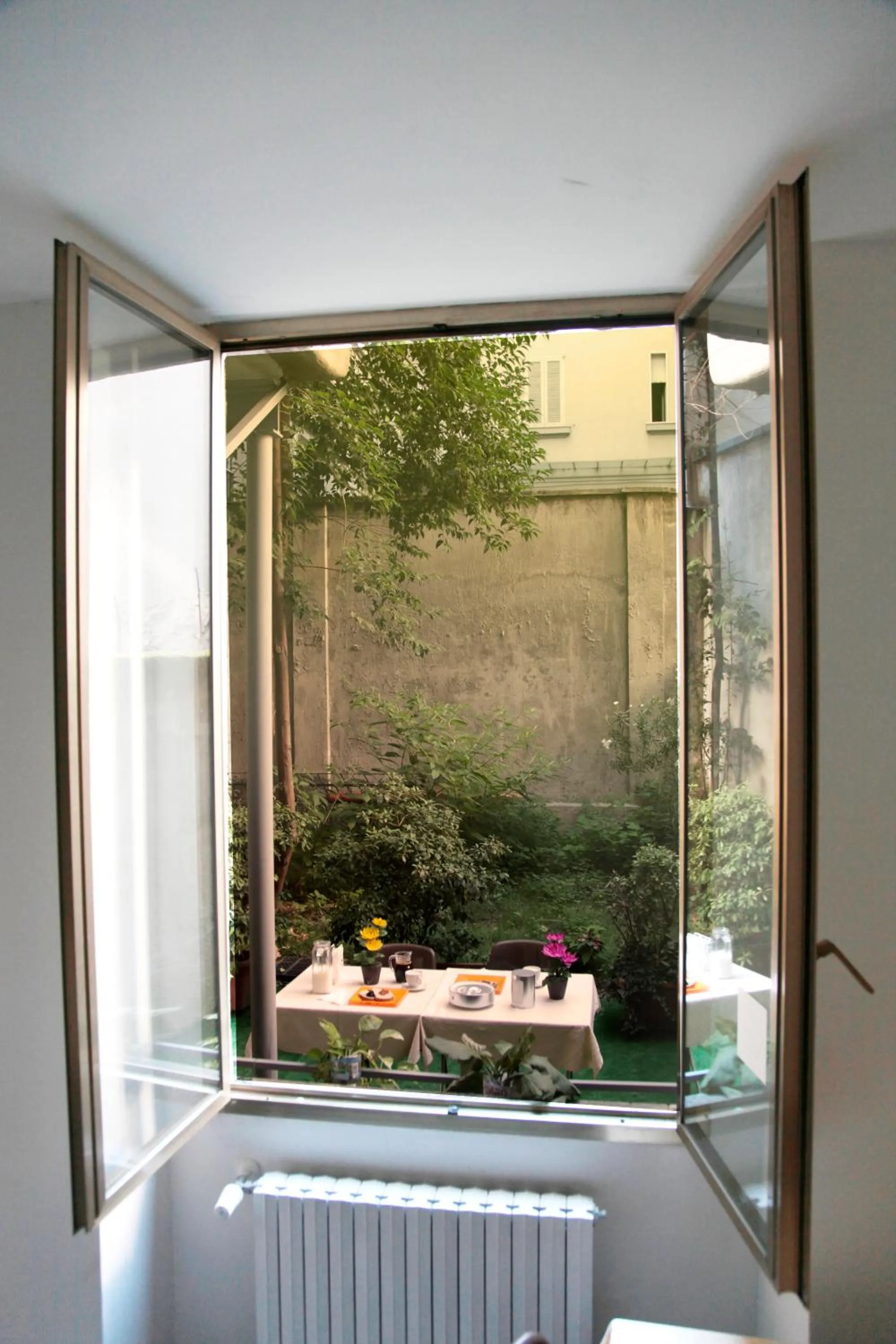 Garden view in HOTEL Poma