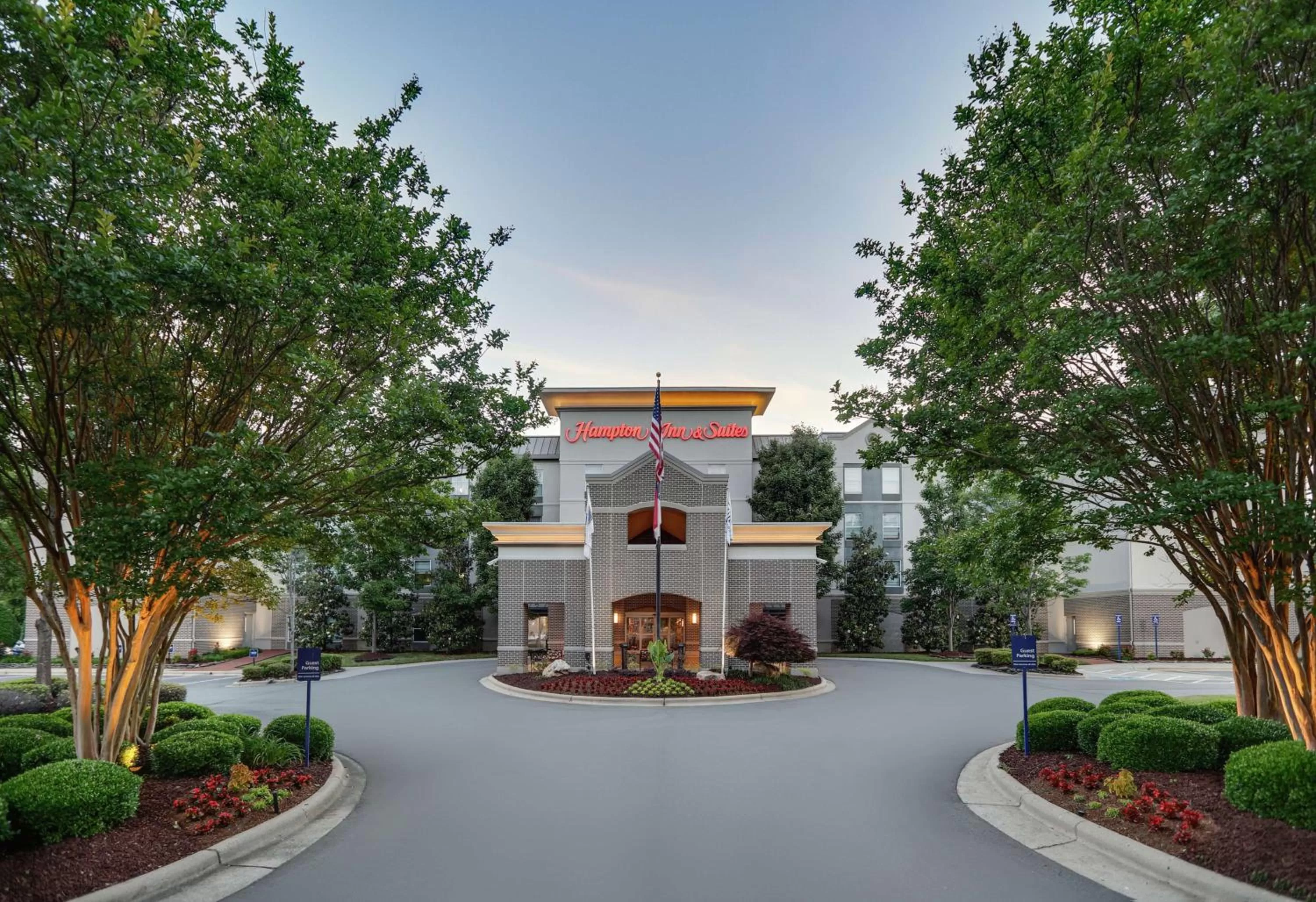 Property building in Hampton Inn & Suites Mooresville